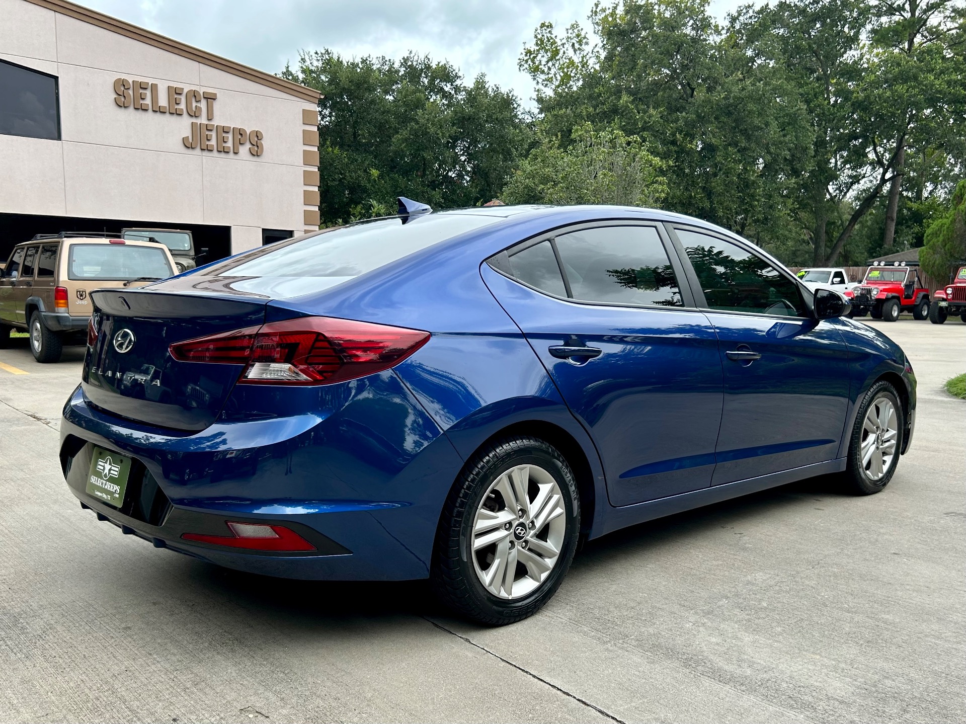 Used-2019-Hyundai-ELANTRA-SEL