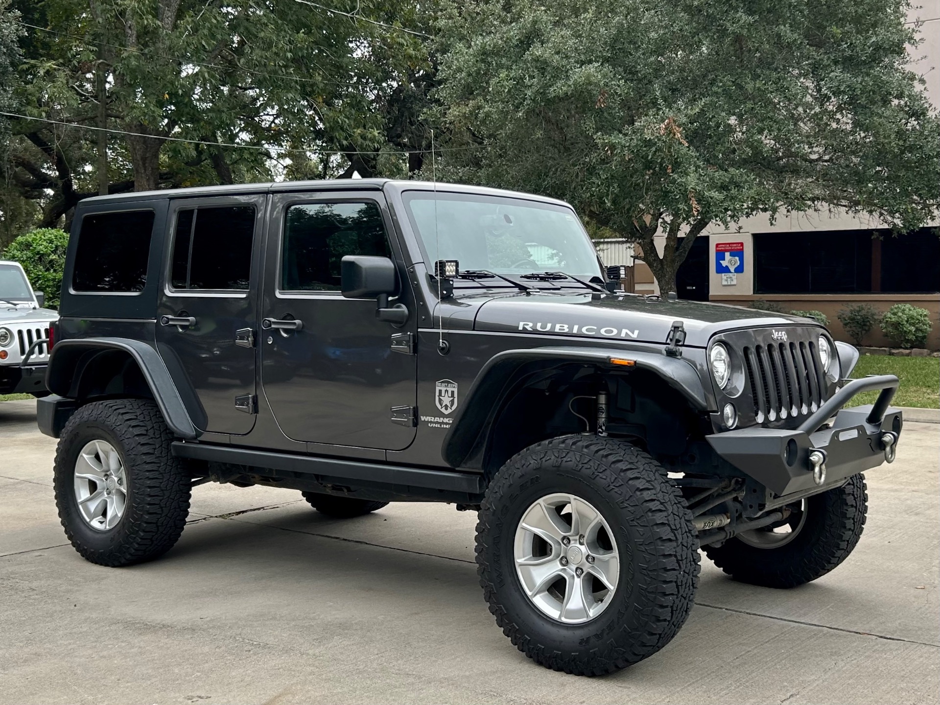 Used-2017-Jeep-Wrangler-Unlimited-Rubicon