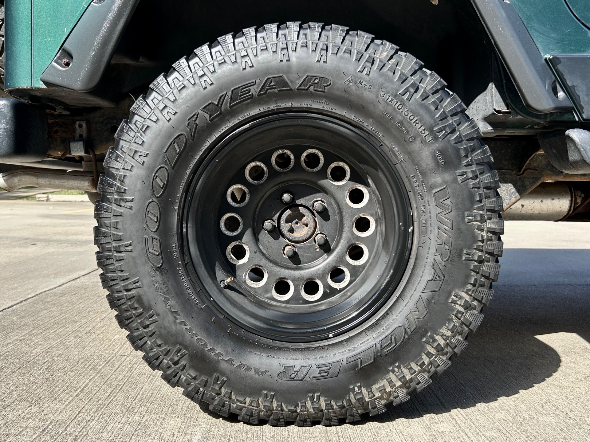 Used-2001-Jeep-Wrangler-Sahara