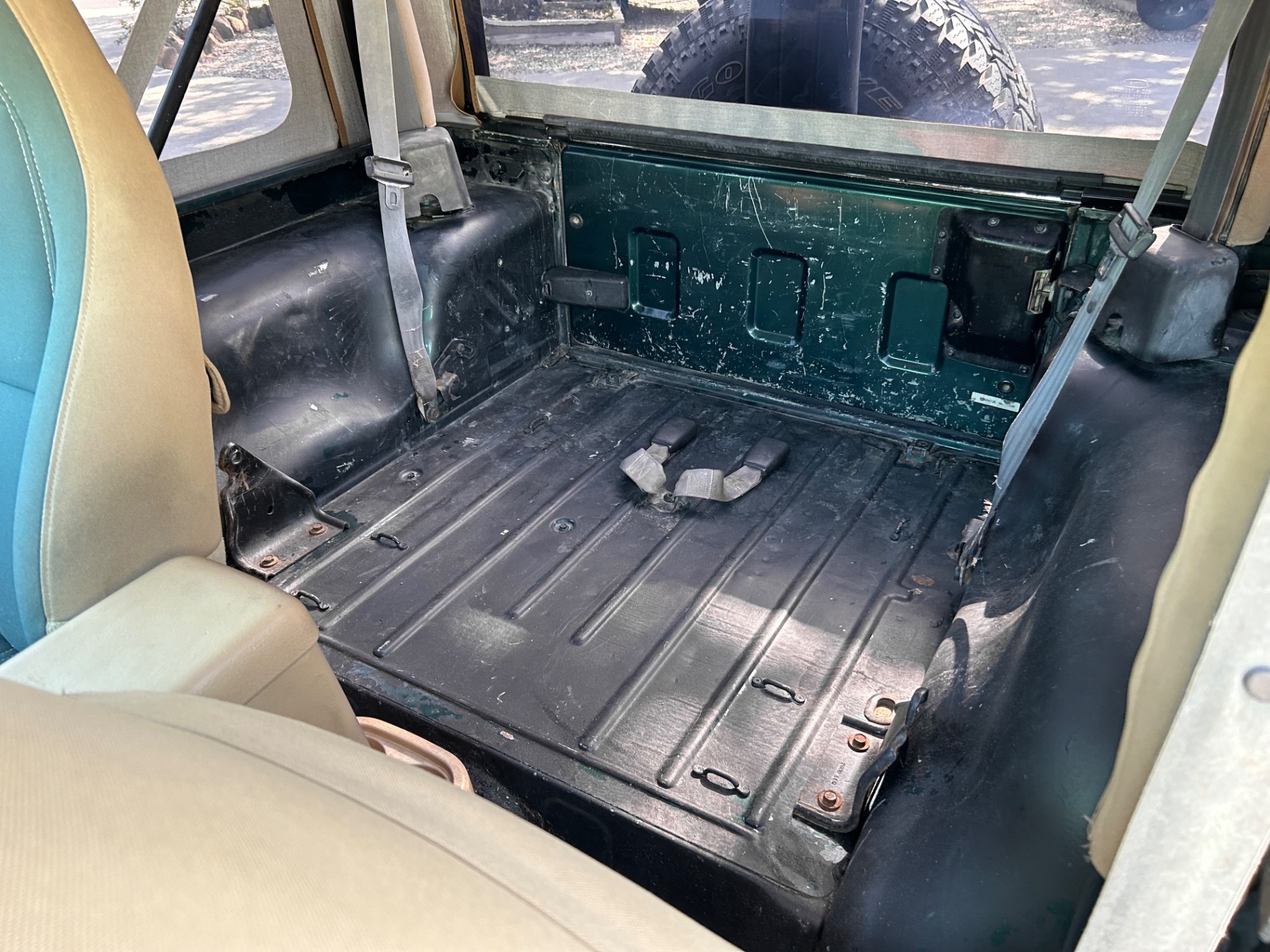 Used-2001-Jeep-Wrangler-Sahara