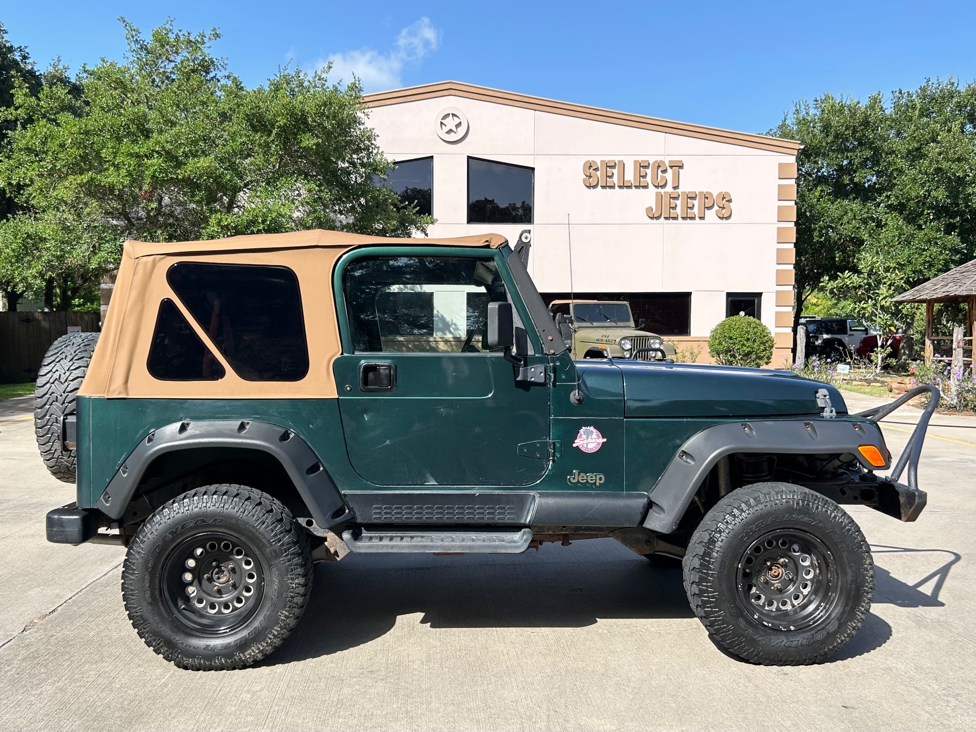 Used-2001-Jeep-Wrangler-Sahara
