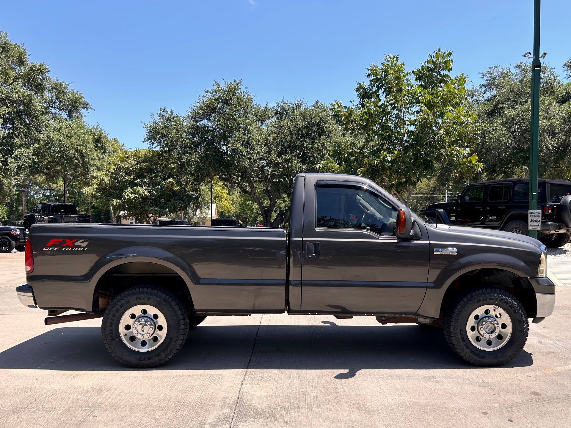 Used-2005-Ford-F-250-Super-Duty-XLT