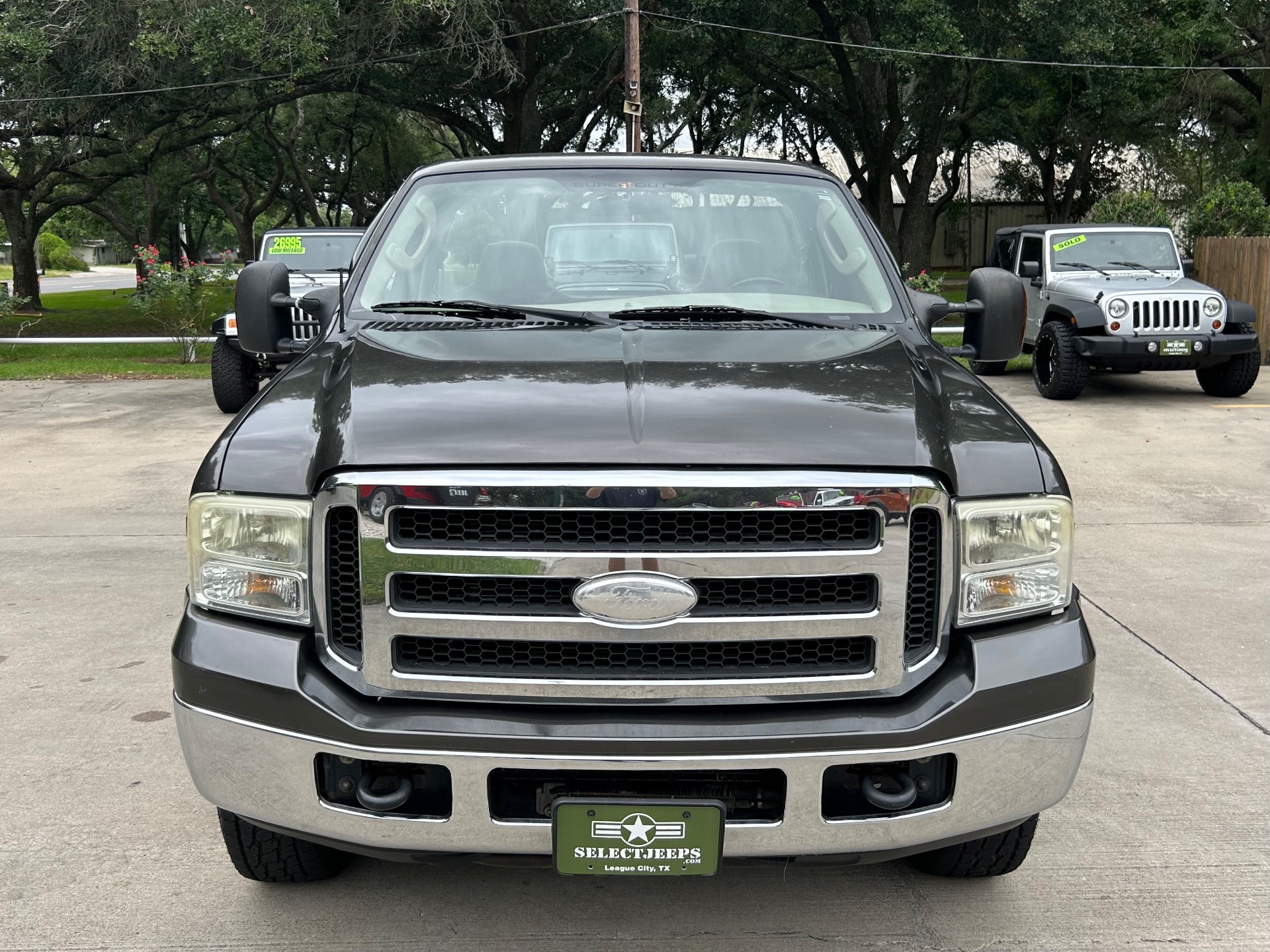 Used-2005-Ford-F-250-Super-Duty-XLT