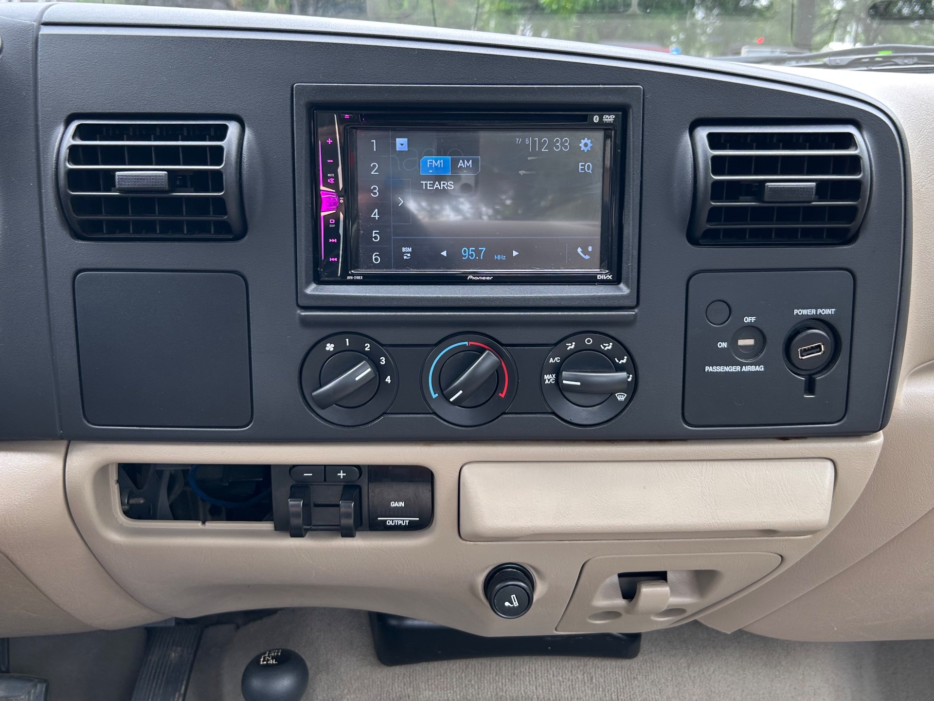 Used-2005-Ford-F-250-Super-Duty-XLT