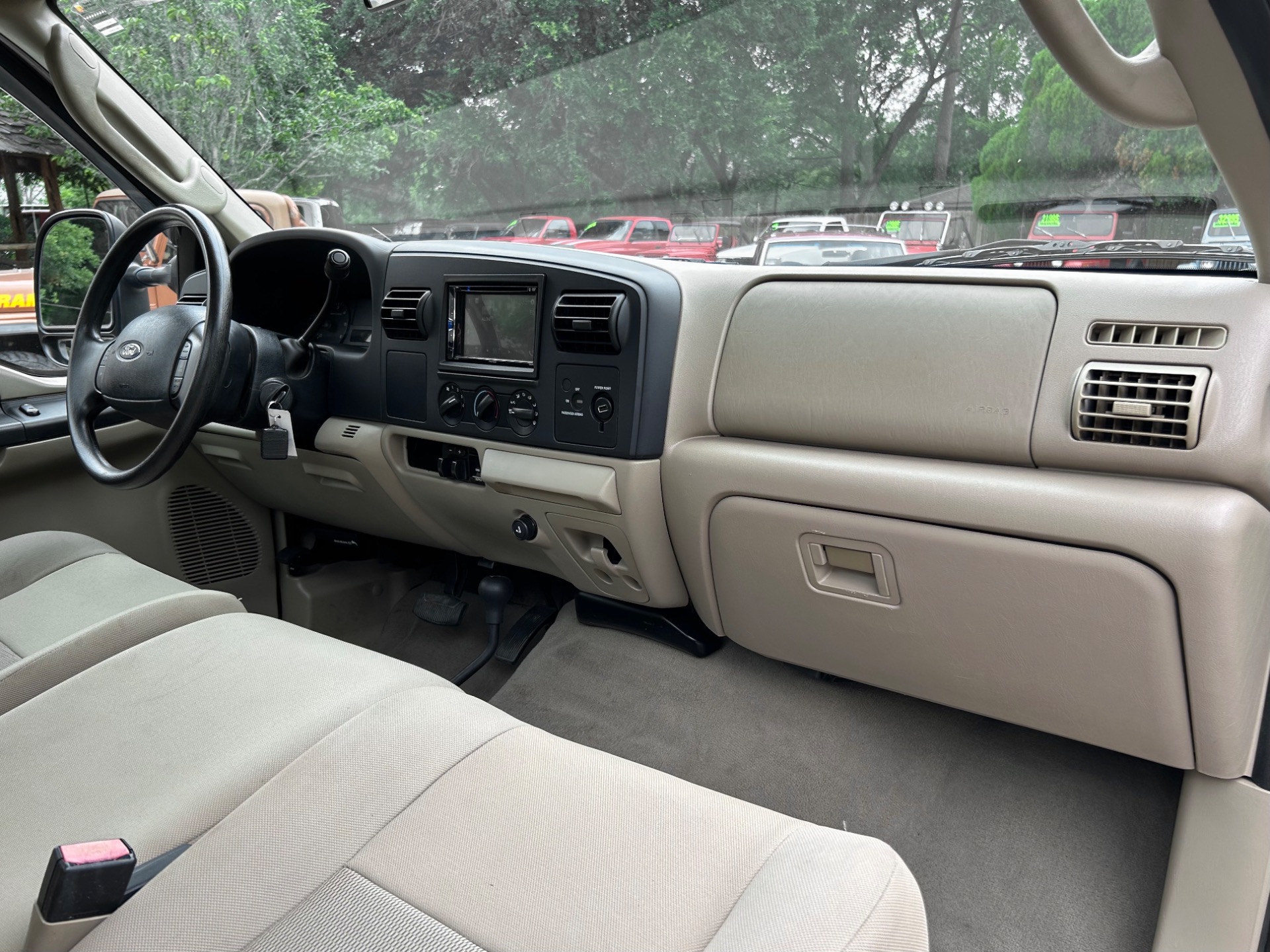 Used-2005-Ford-F-250-Super-Duty-XLT