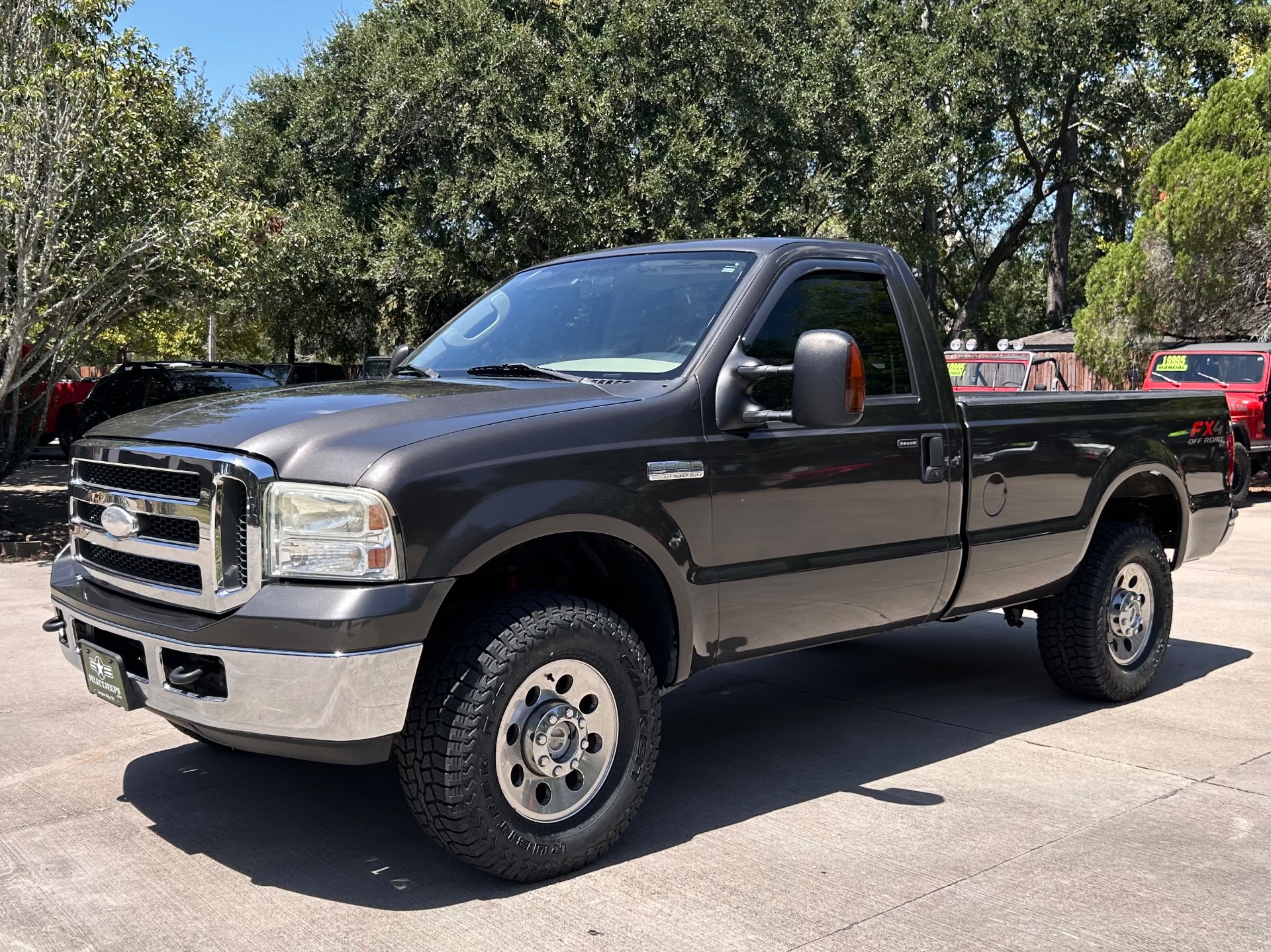 Used-2005-Ford-F-250-Super-Duty-XLT