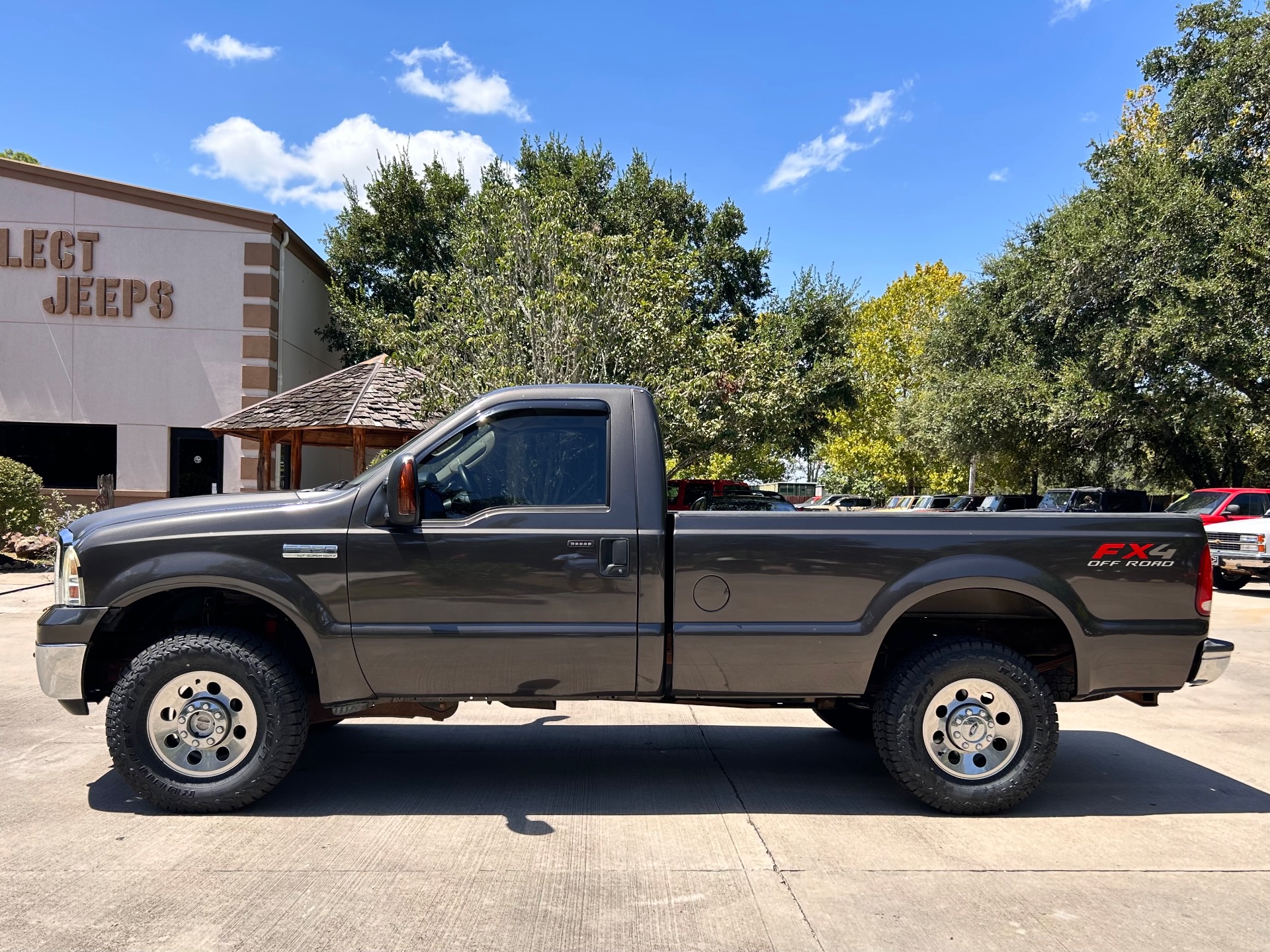 Used-2005-Ford-F-250-Super-Duty-XLT