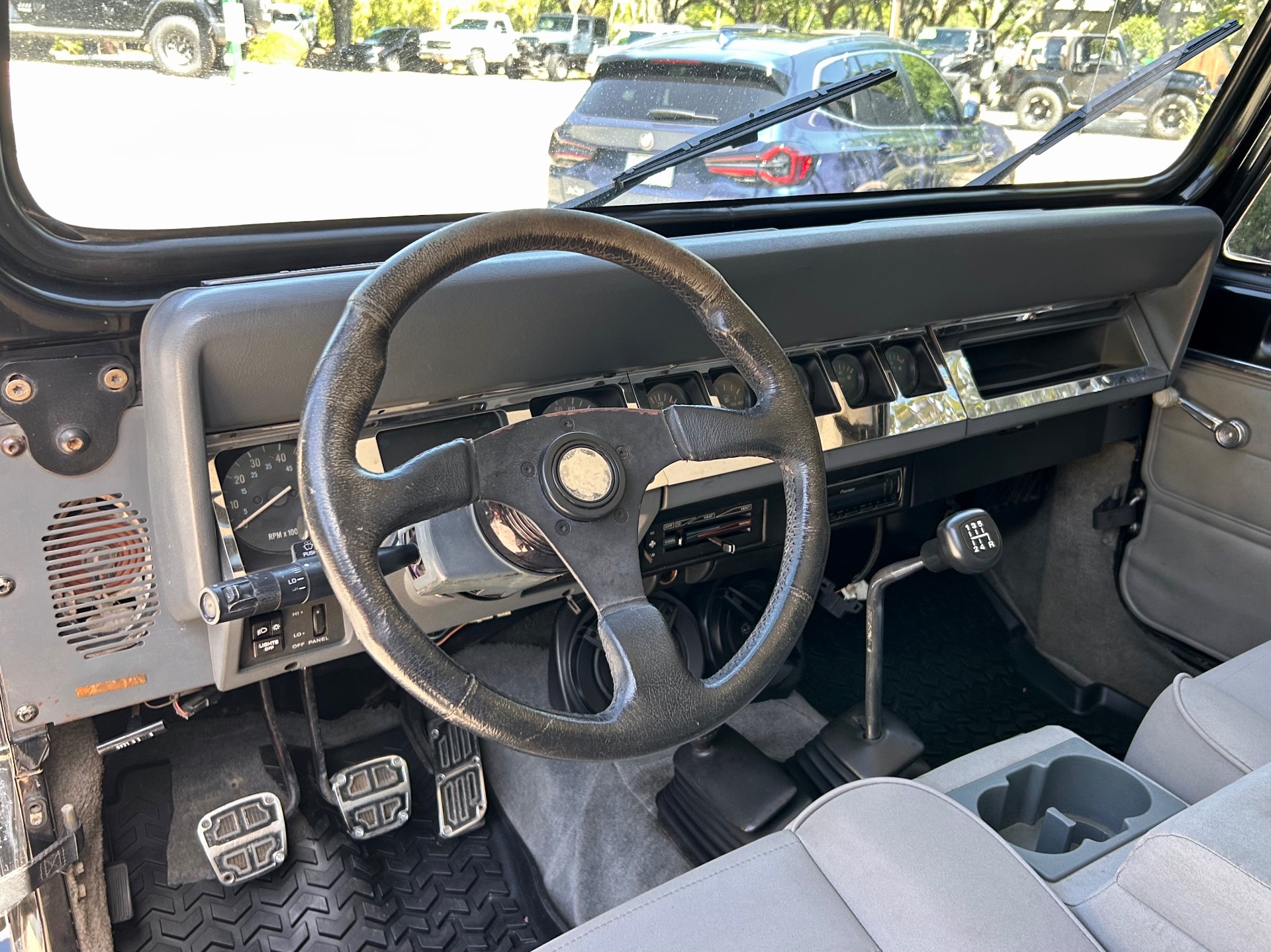 Used-1990-Jeep-Wrangler