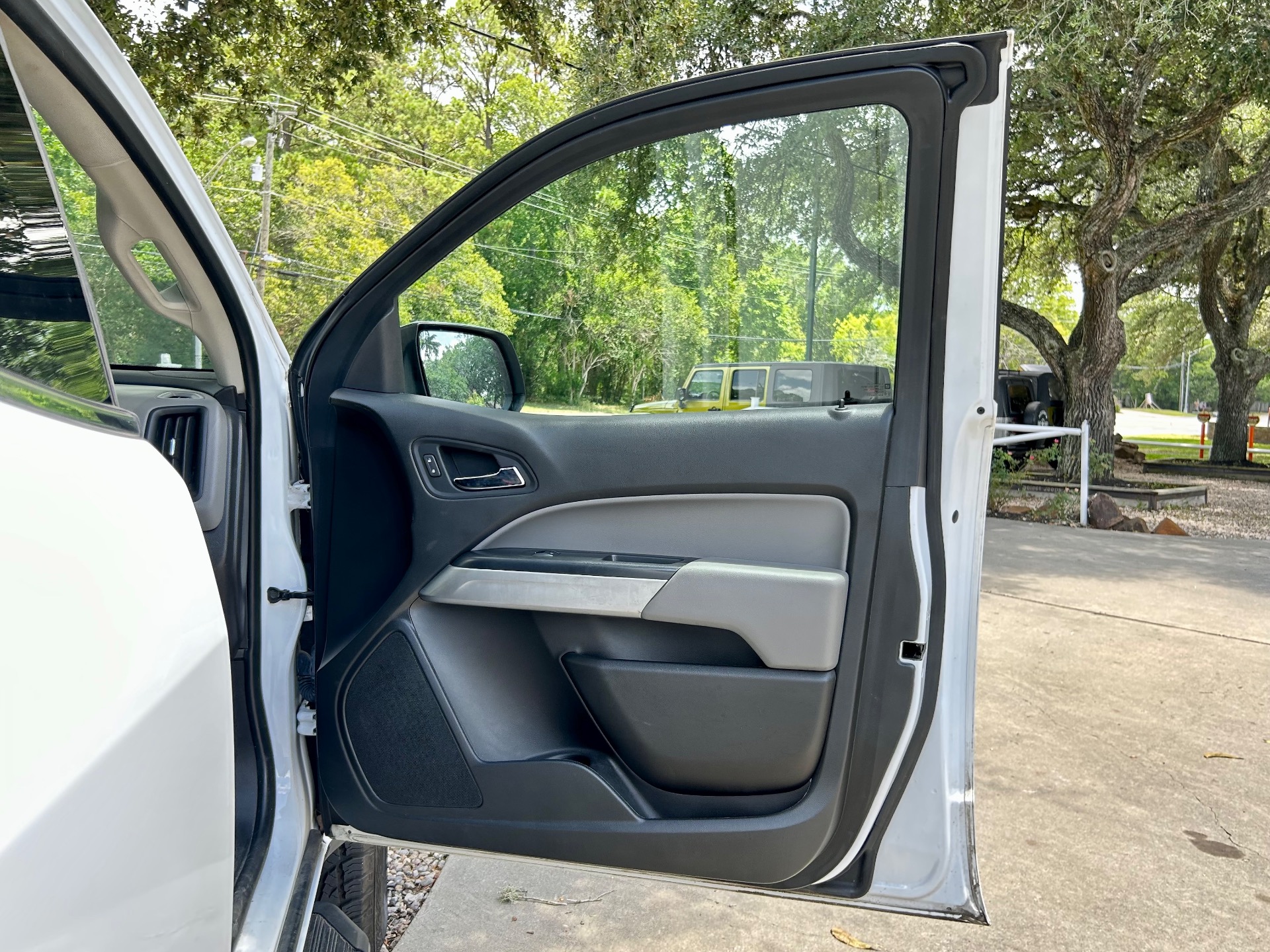 Used-2016-Chevrolet-Colorado-LT