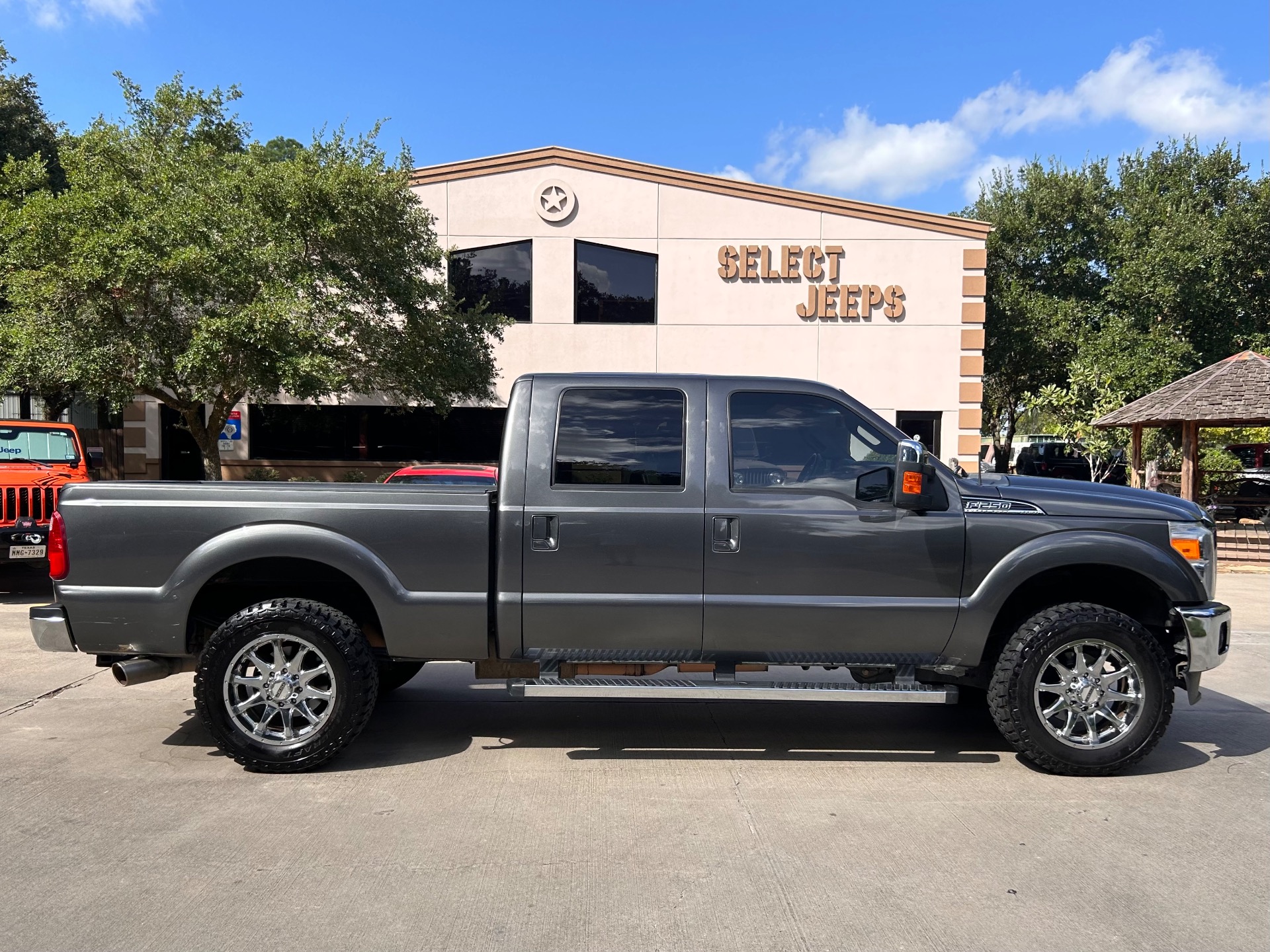 Used-2016-Ford-F-250-Super-Duty-Lariat