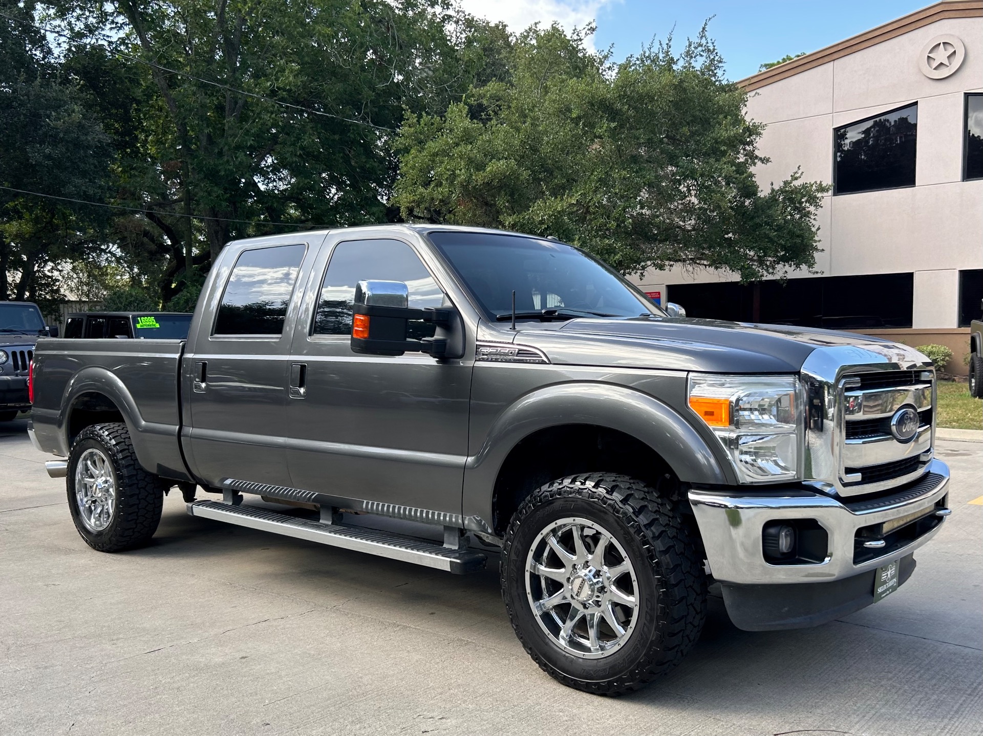 Used-2016-Ford-F-250-Super-Duty-Lariat
