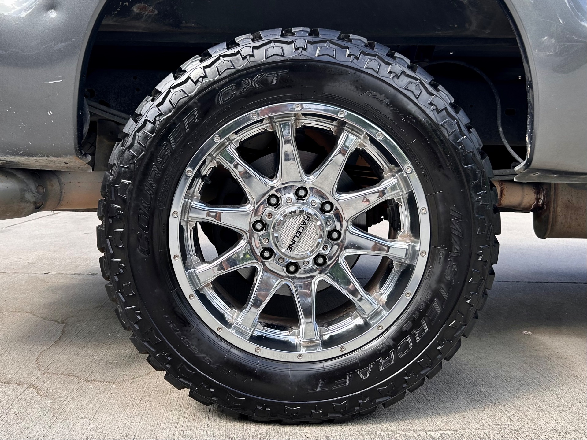 Used-2016-Ford-F-250-Super-Duty-Lariat