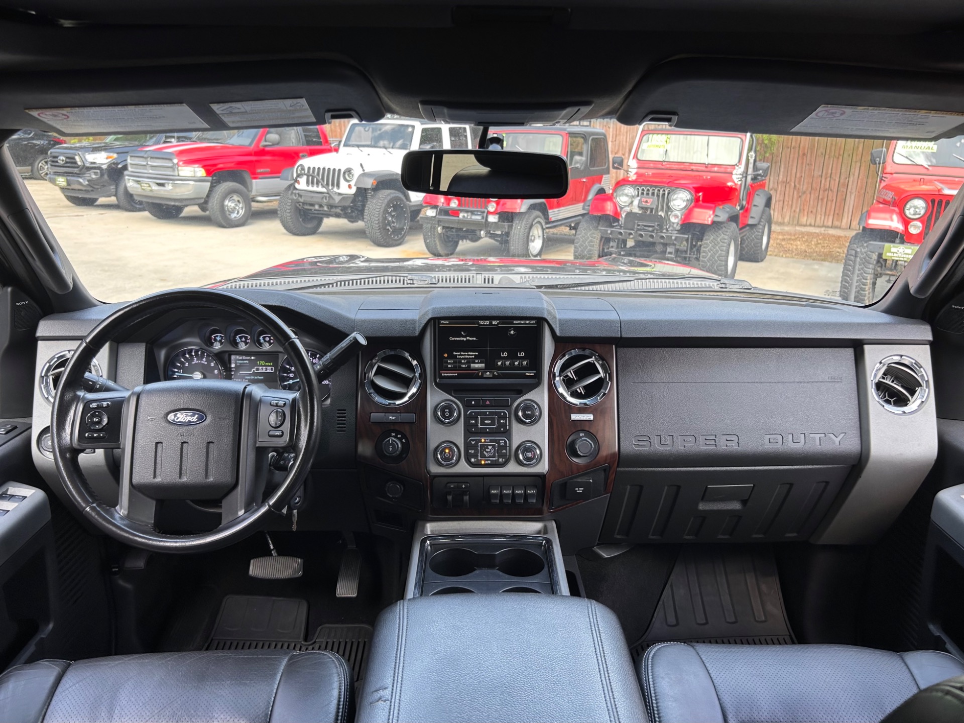 Used-2016-Ford-F-250-Super-Duty-Lariat