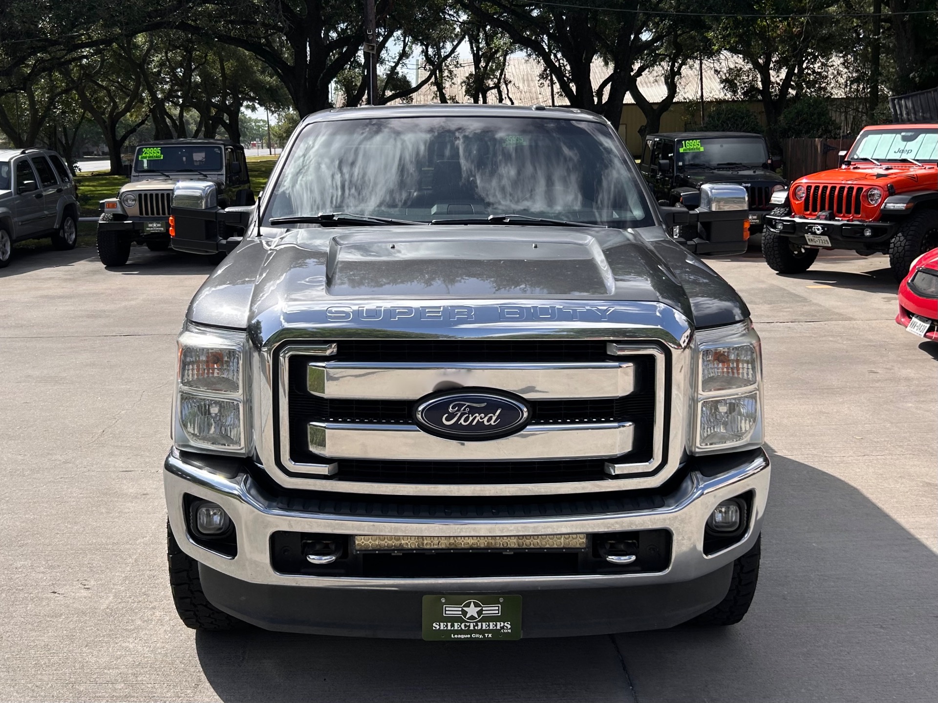 Used-2016-Ford-F-250-Super-Duty-Lariat