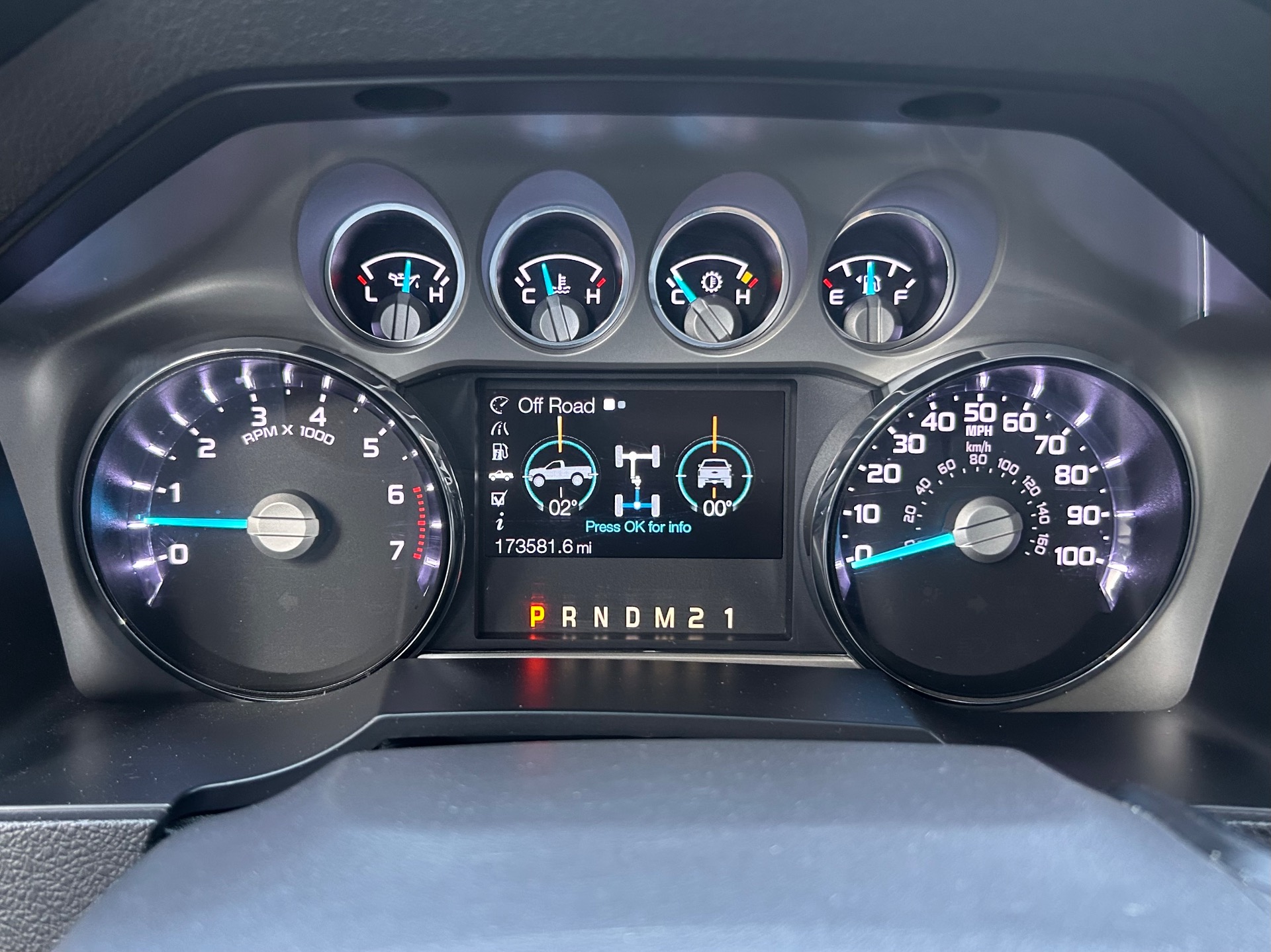 Used-2016-Ford-F-250-Super-Duty-Lariat