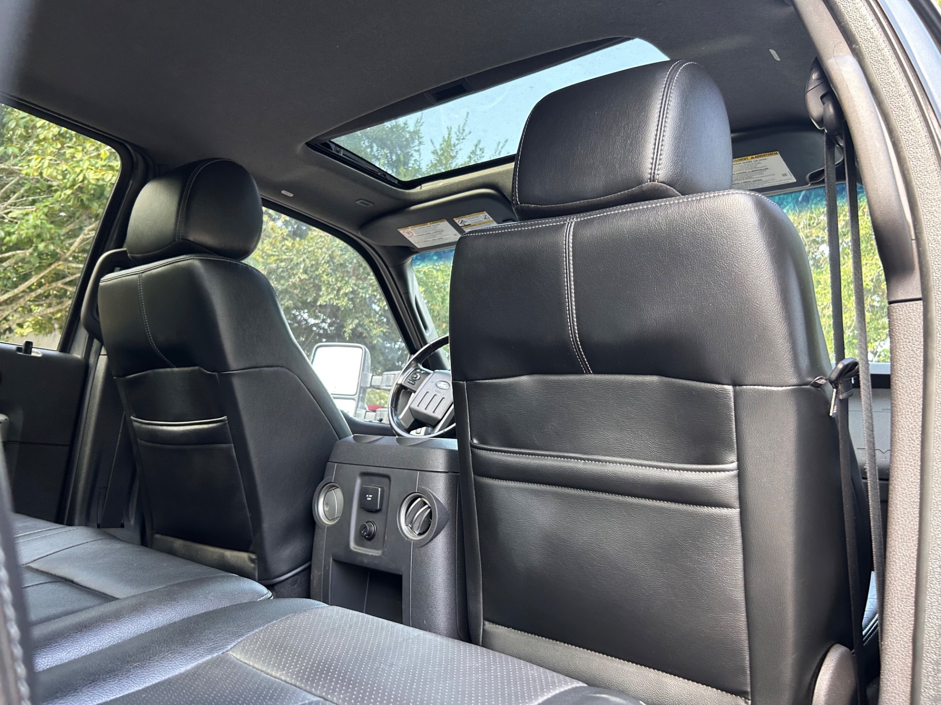 Used-2016-Ford-F-250-Super-Duty-Lariat