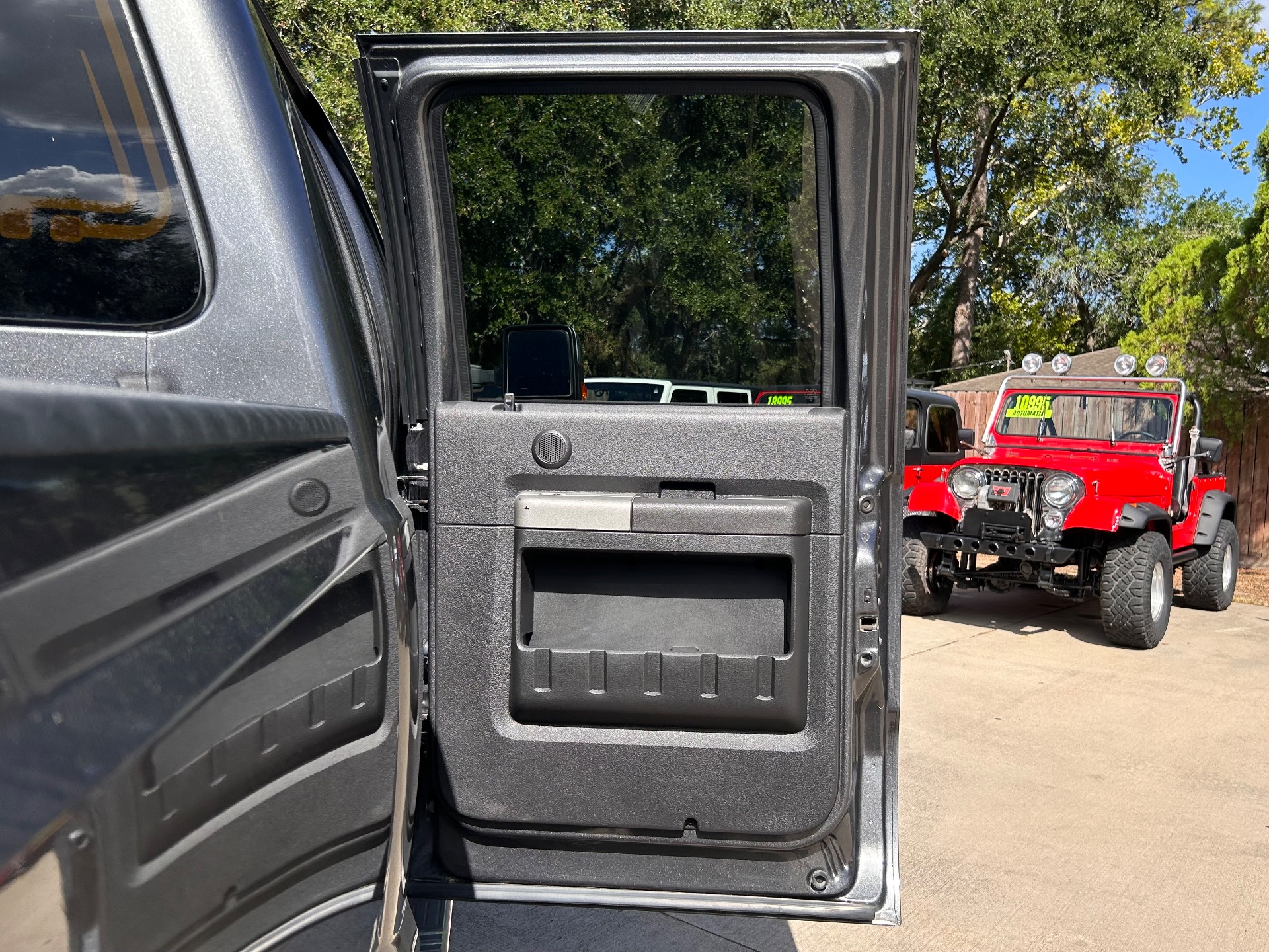 Used-2016-Ford-F-250-Super-Duty-Lariat
