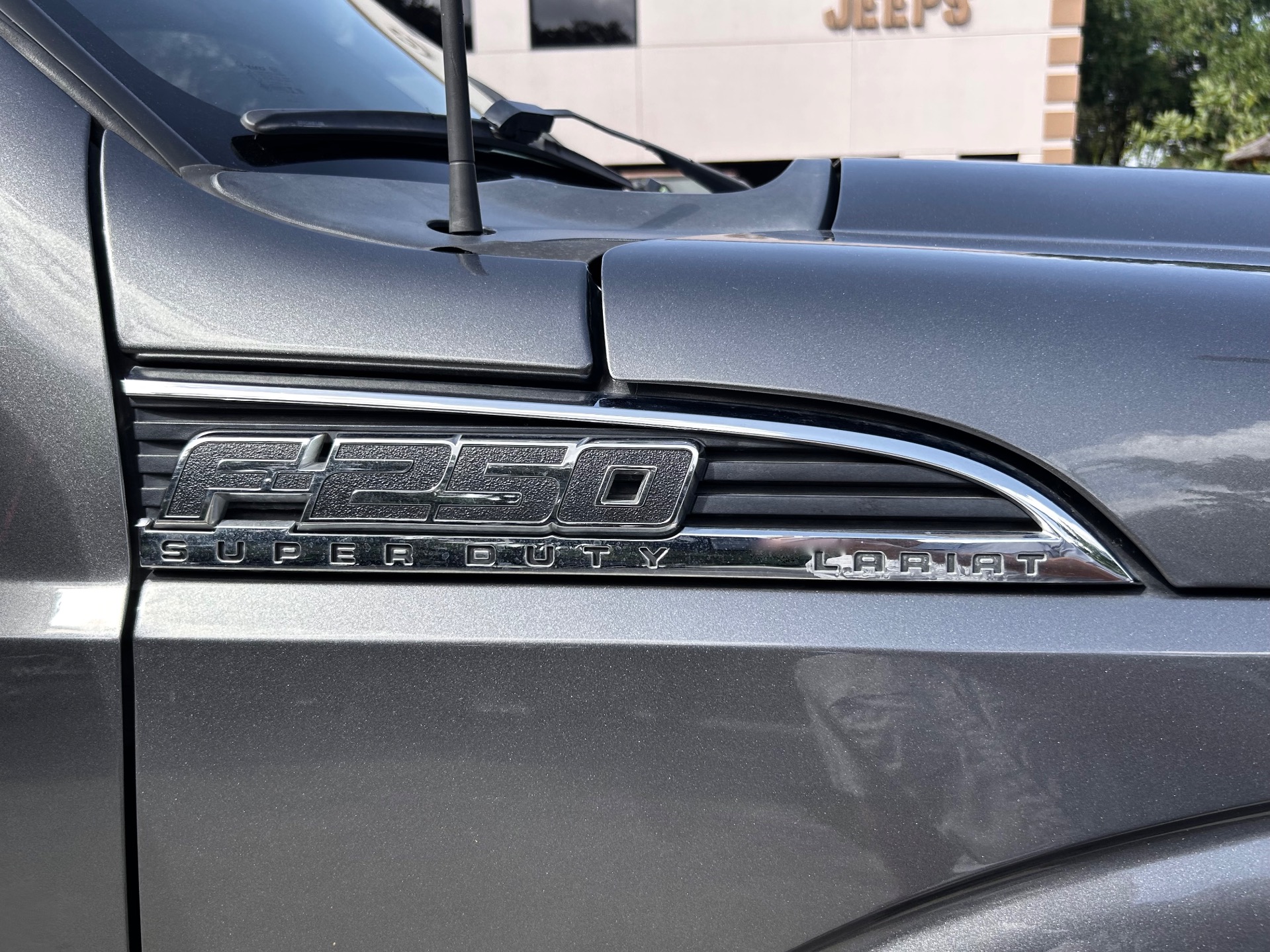 Used-2016-Ford-F-250-Super-Duty-Lariat