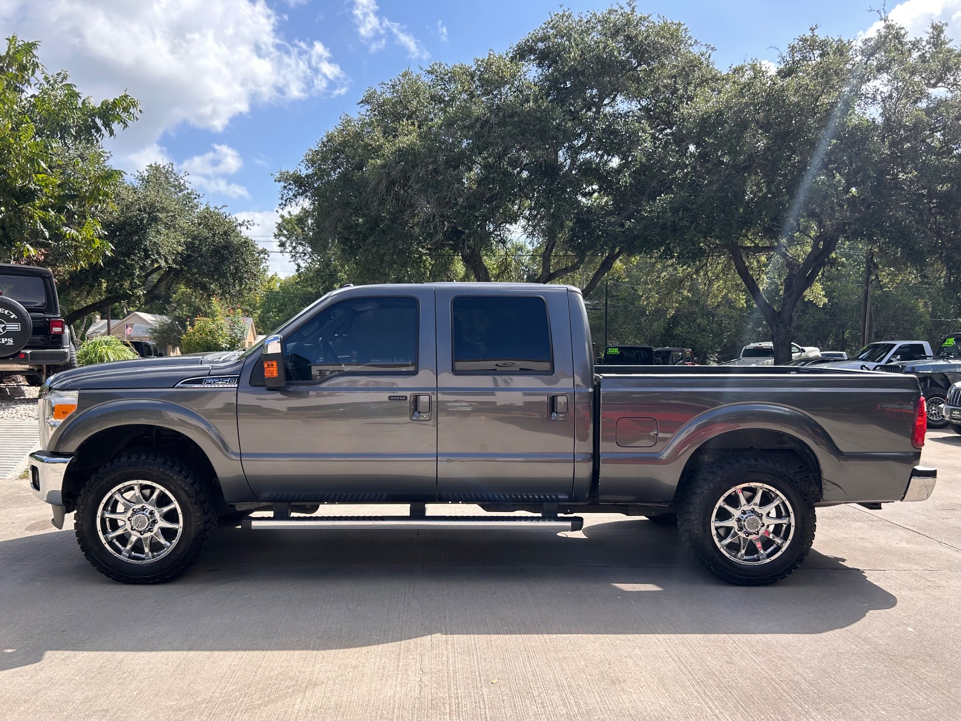 Used-2016-Ford-F-250-Super-Duty-Lariat