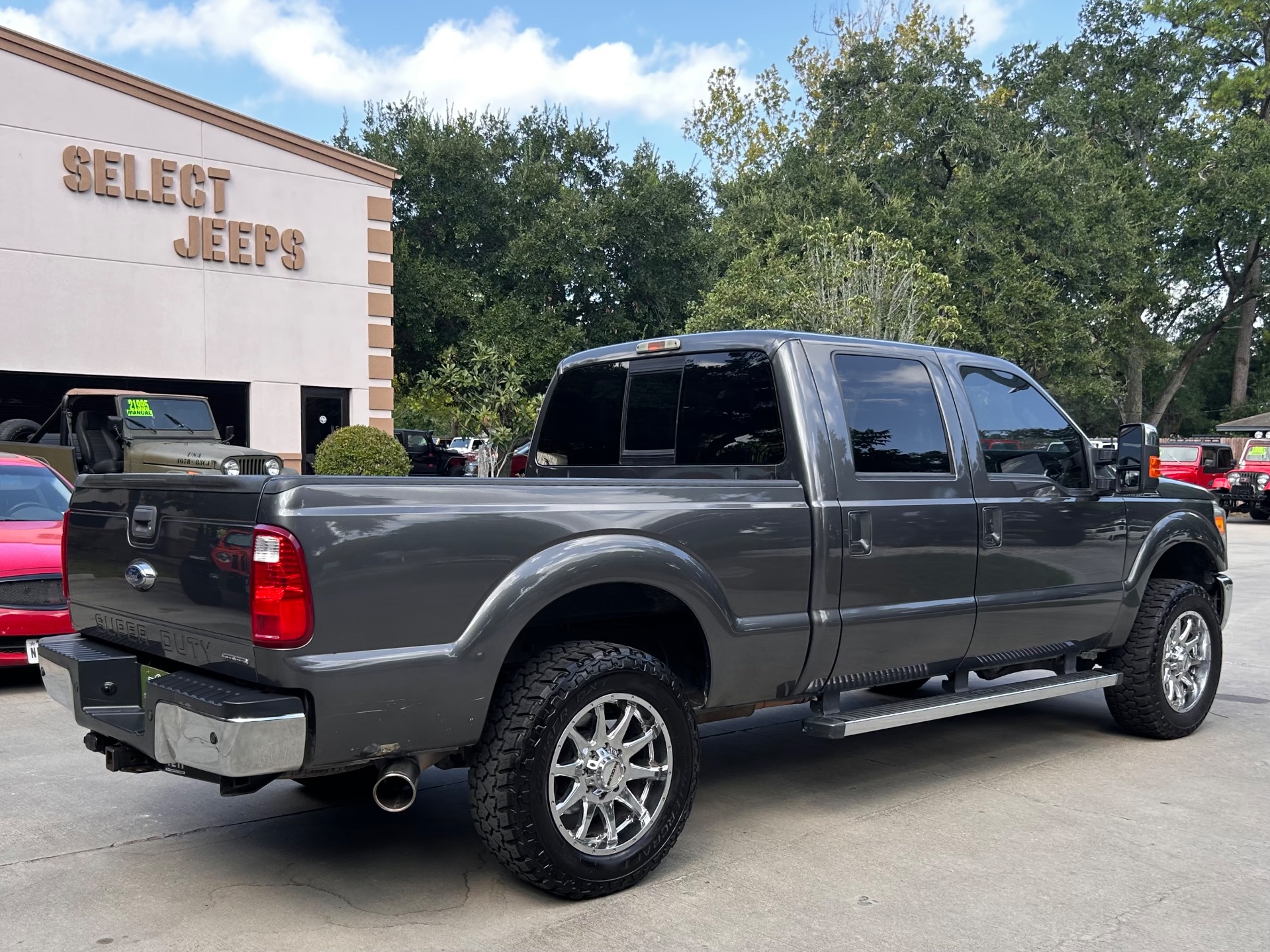 Used-2016-Ford-F-250-Super-Duty-Lariat