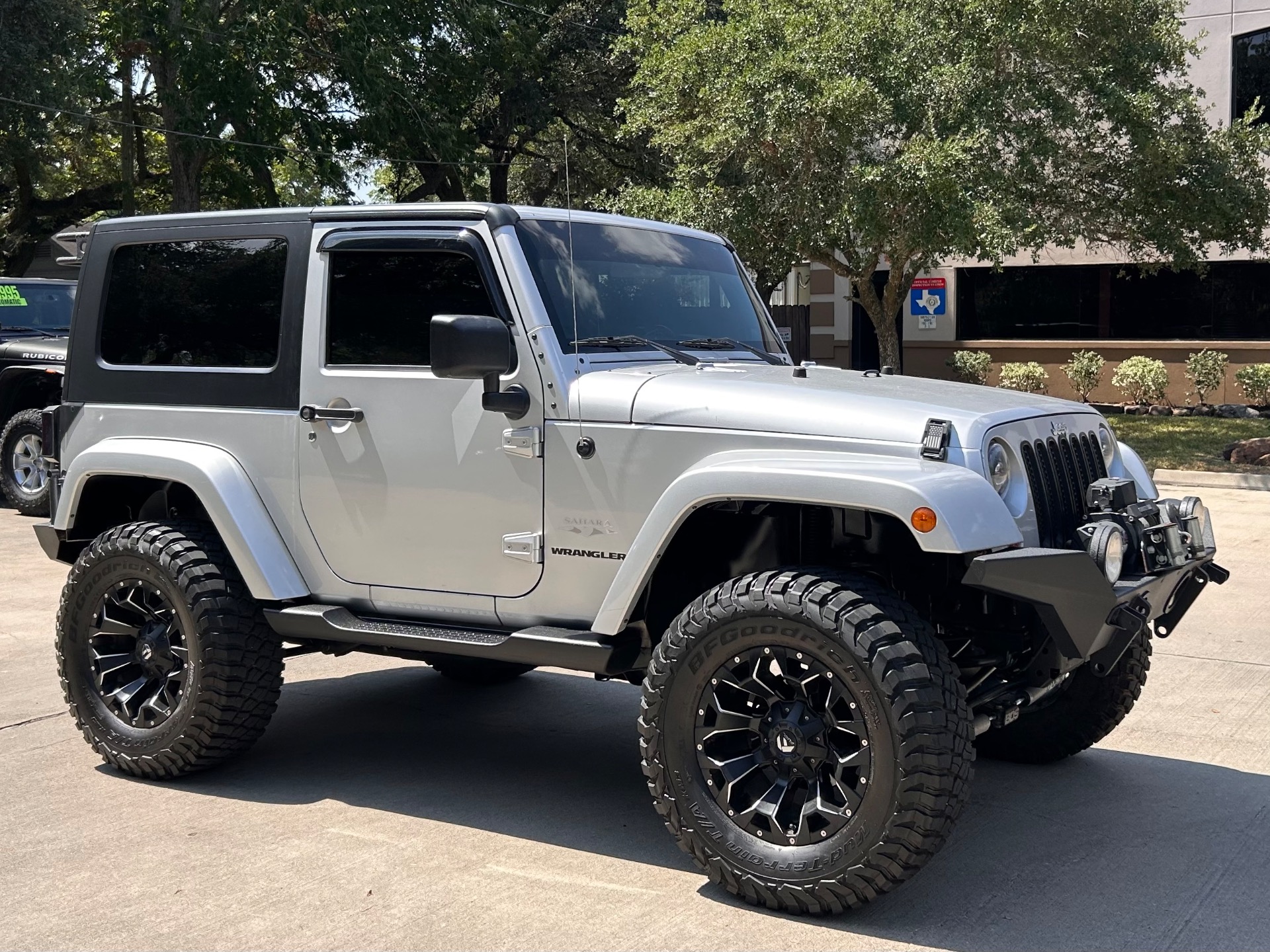 Used-2010-Jeep-Wrangler-Sahara
