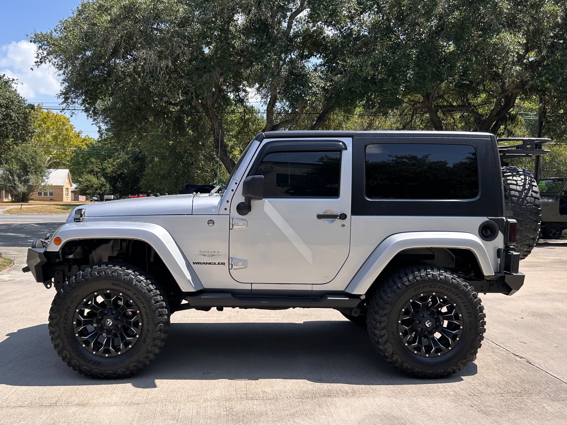 Used-2010-Jeep-Wrangler-Sahara