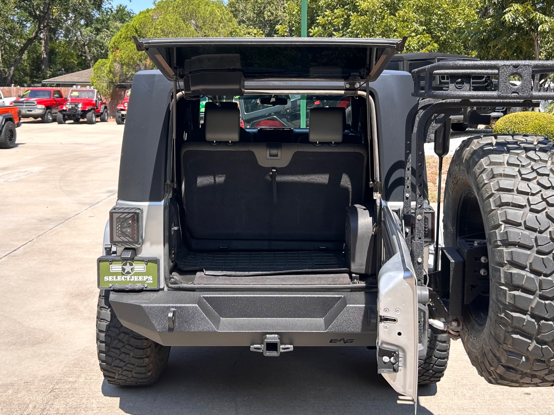 Used-2010-Jeep-Wrangler-Sahara