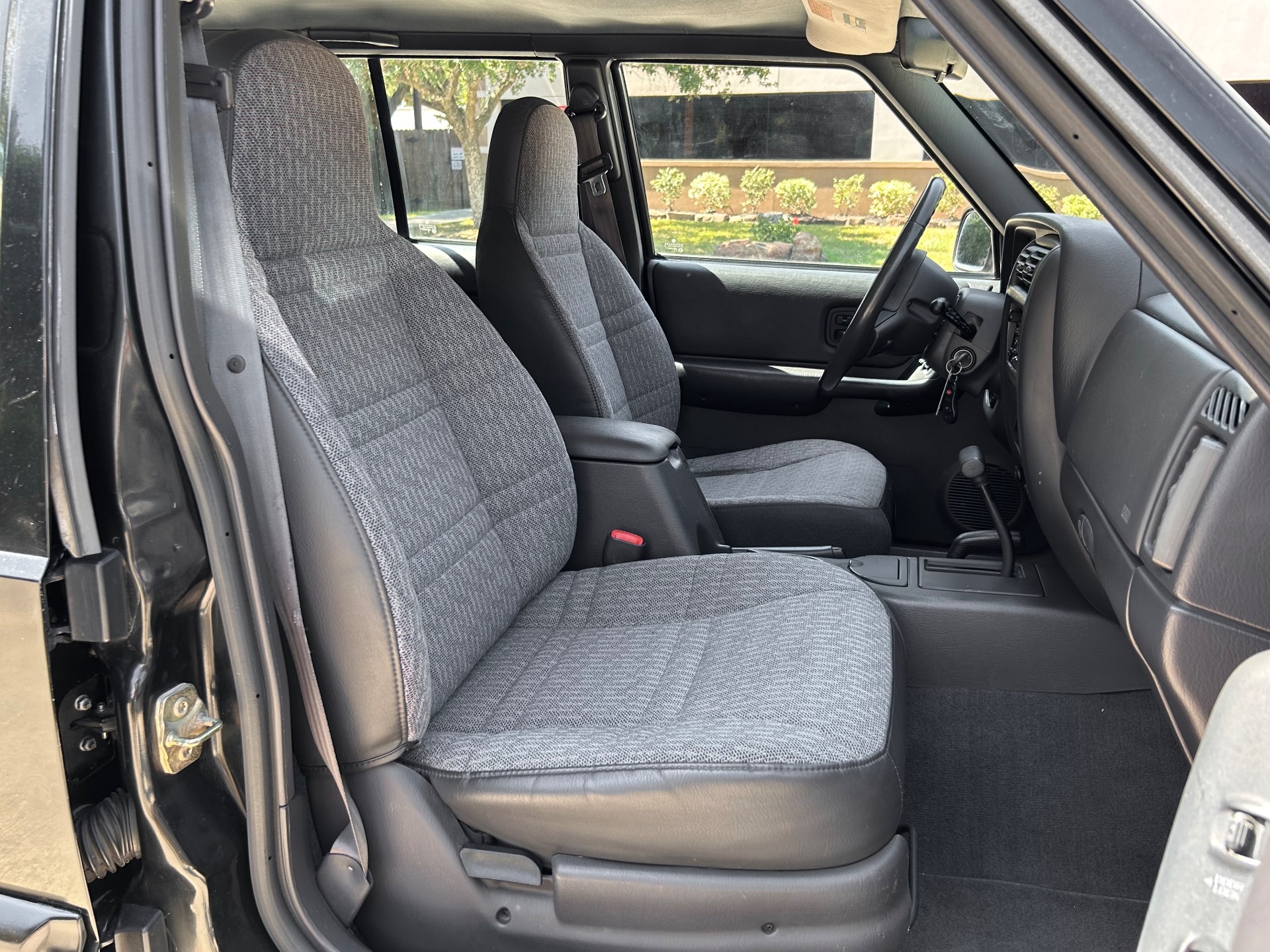 Used-1999-Jeep-Cherokee-Sport