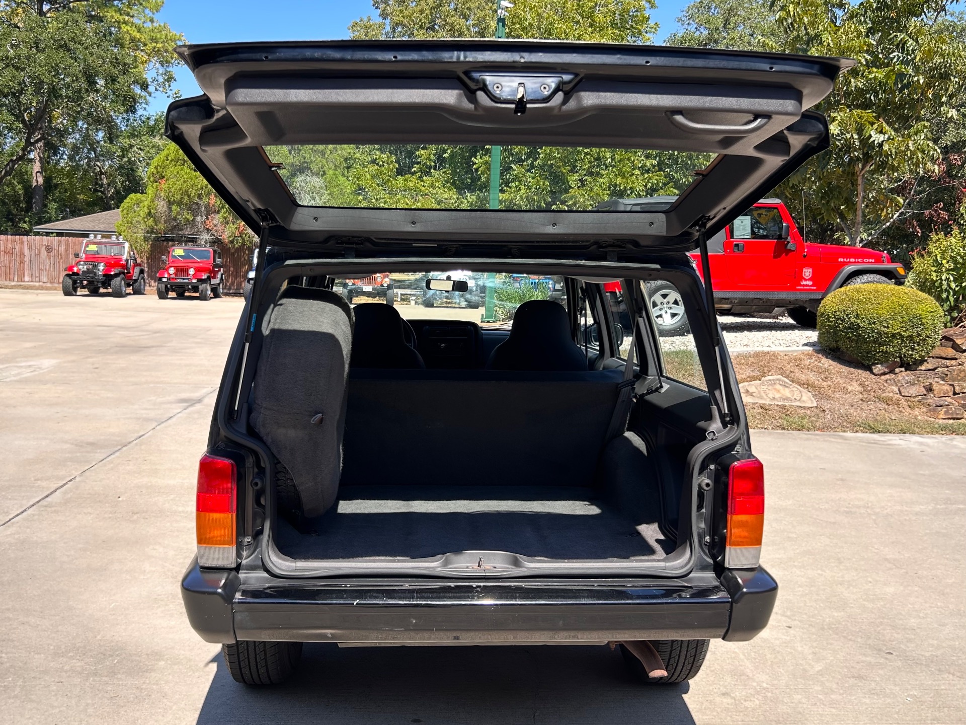 Used-1999-Jeep-Cherokee-Sport