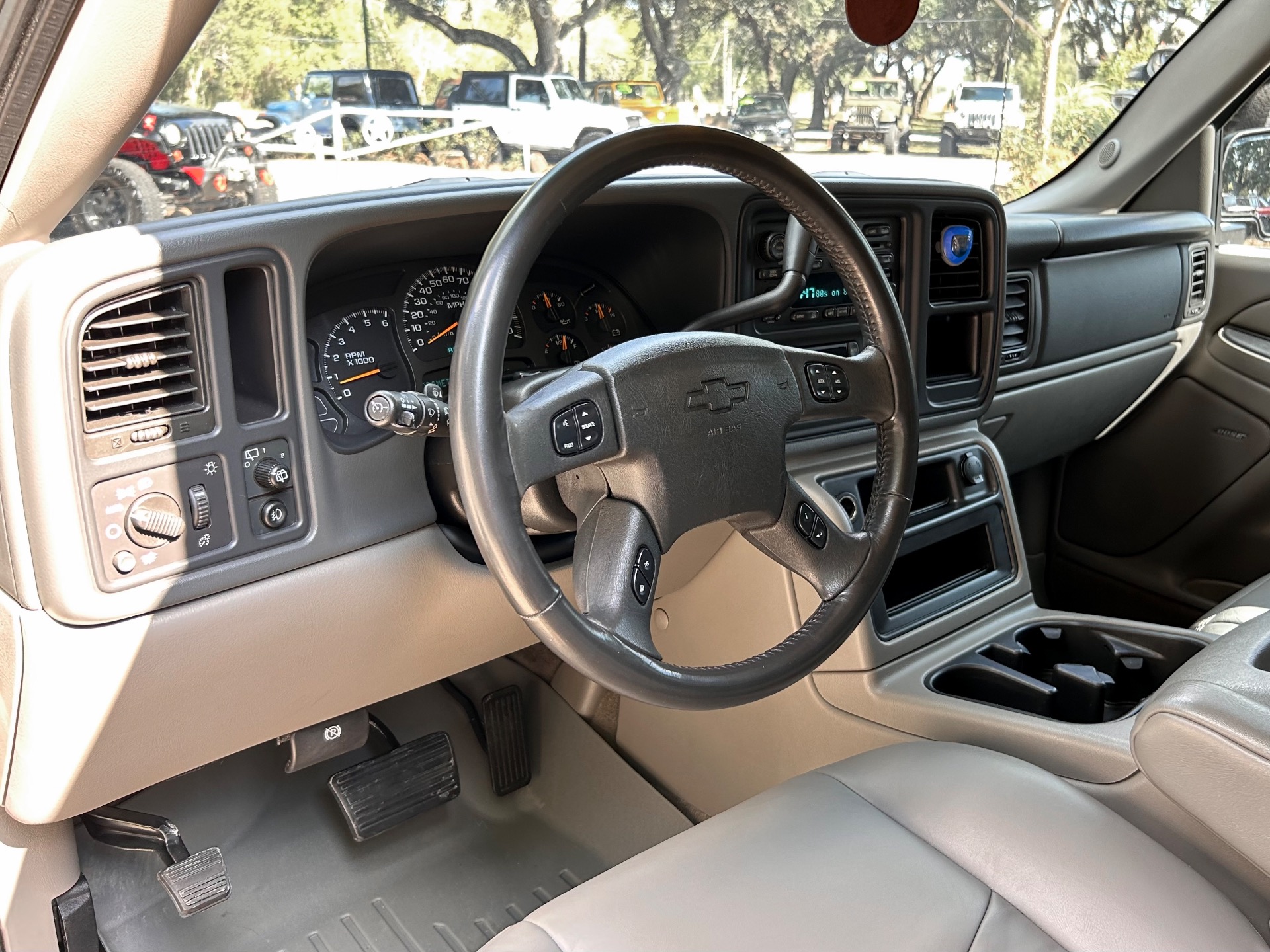 Used-2004-Chevrolet-Tahoe-LT