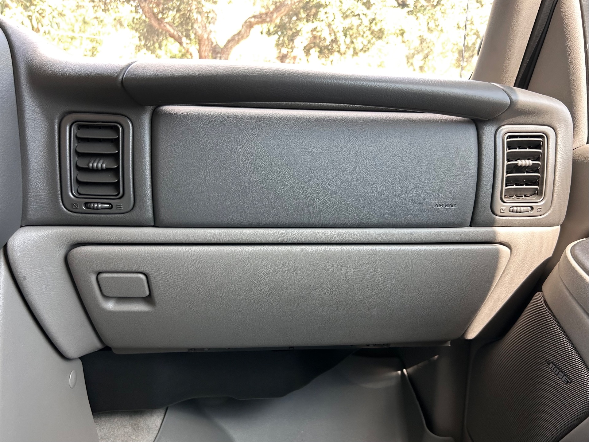 Used-2004-Chevrolet-Tahoe-LT