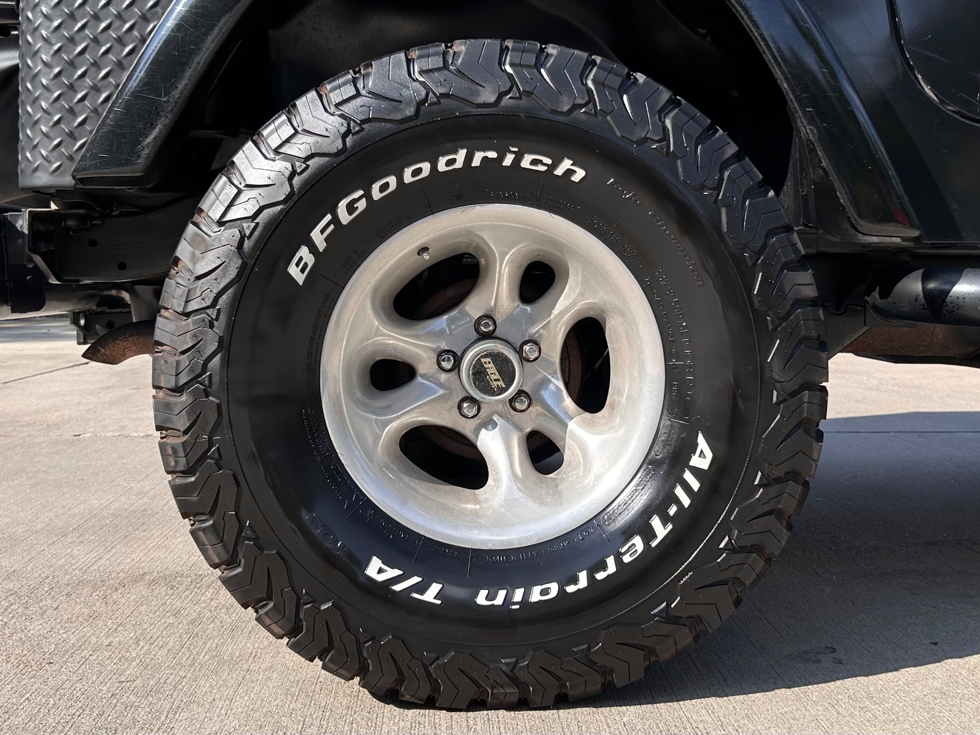 Used-1997-Jeep-Wrangler-SE