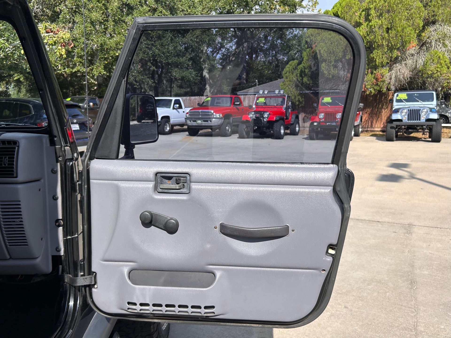 Used-1997-Jeep-Wrangler-SE