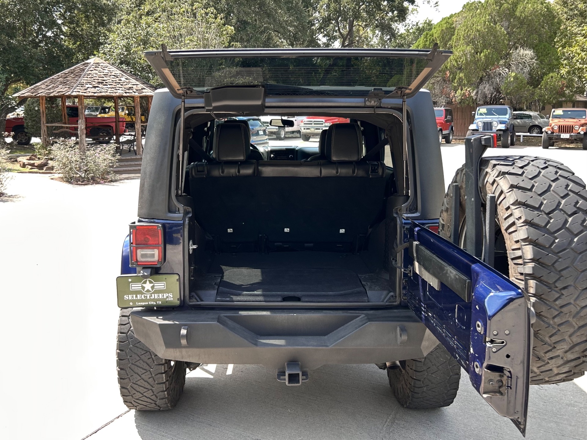 Used-2013-Jeep-Wrangler-Unlimited-Freedom-Edition