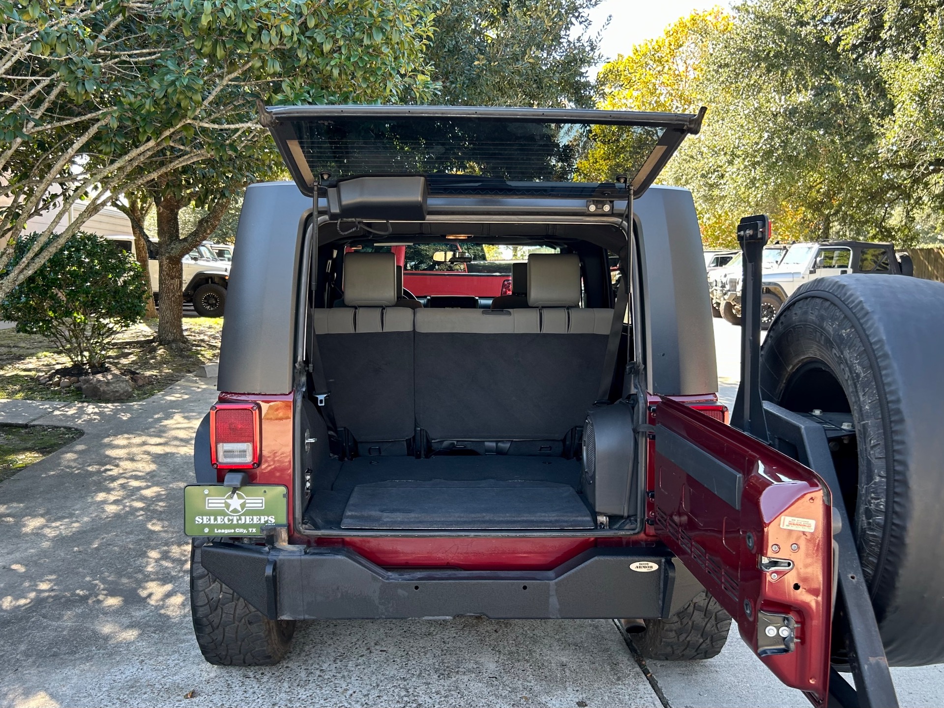 Used-2010-Jeep-Wrangler-Unlimited-Sport