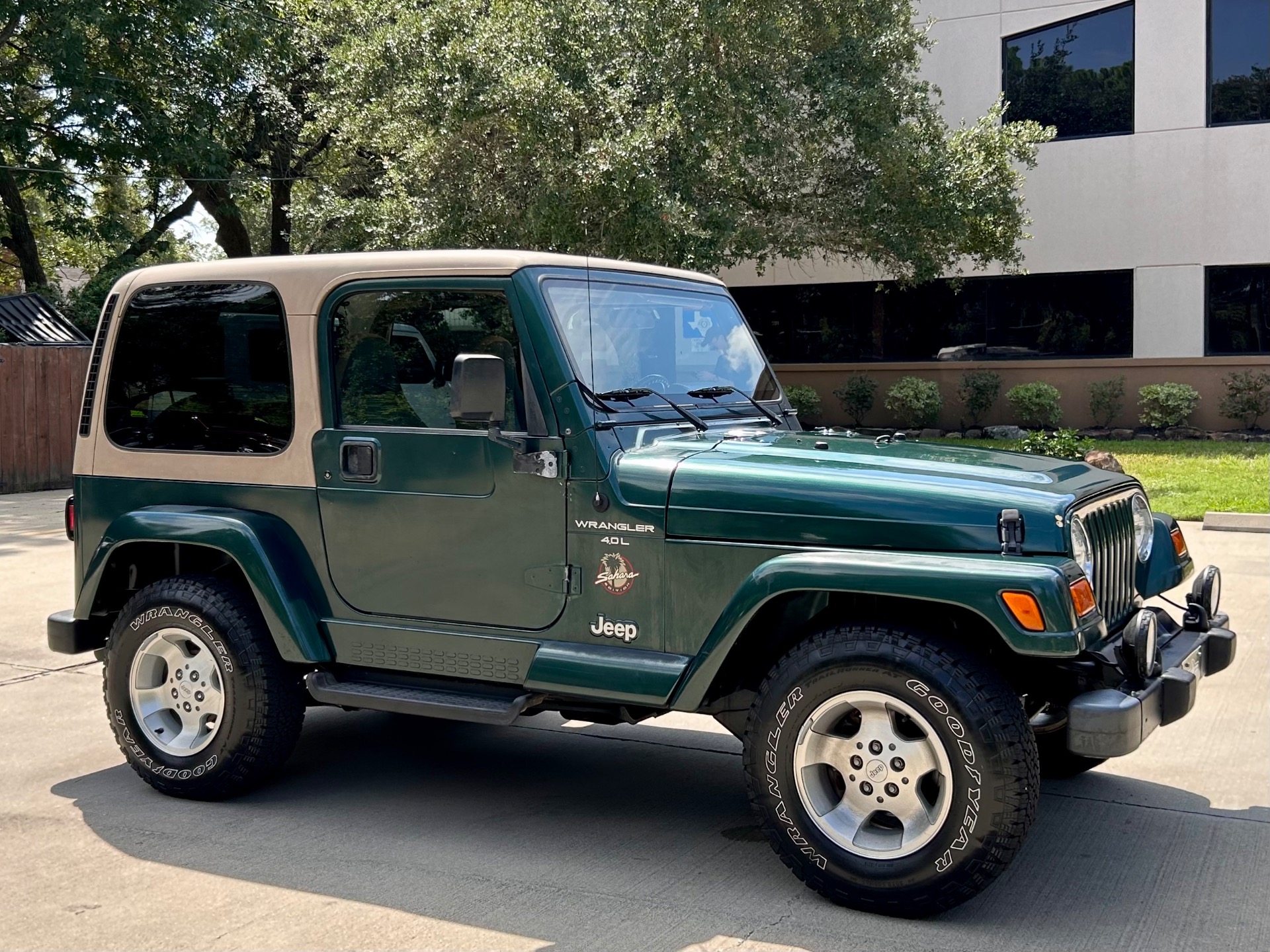 Used-1999-Jeep-Wrangler-Sahara