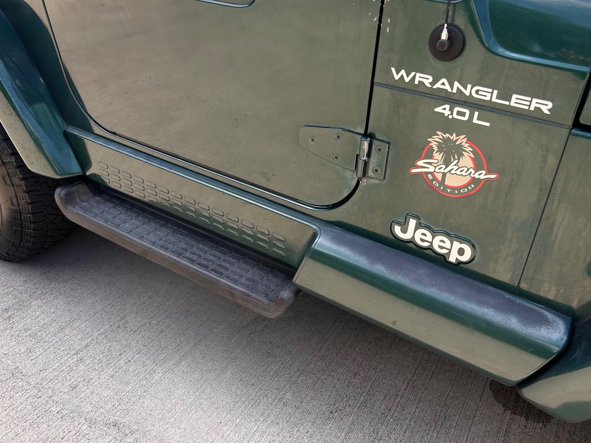 Used-1999-Jeep-Wrangler-Sahara