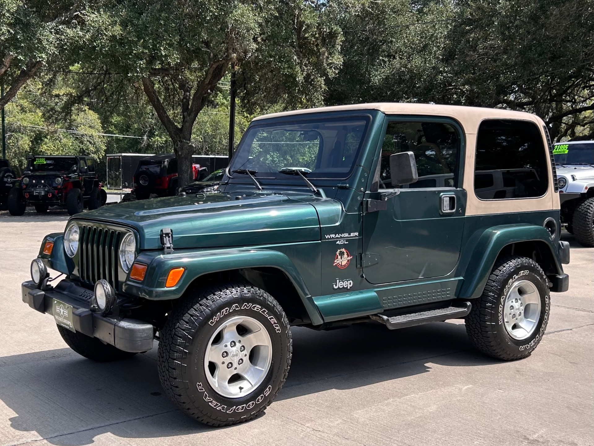 Used-1999-Jeep-Wrangler-Sahara