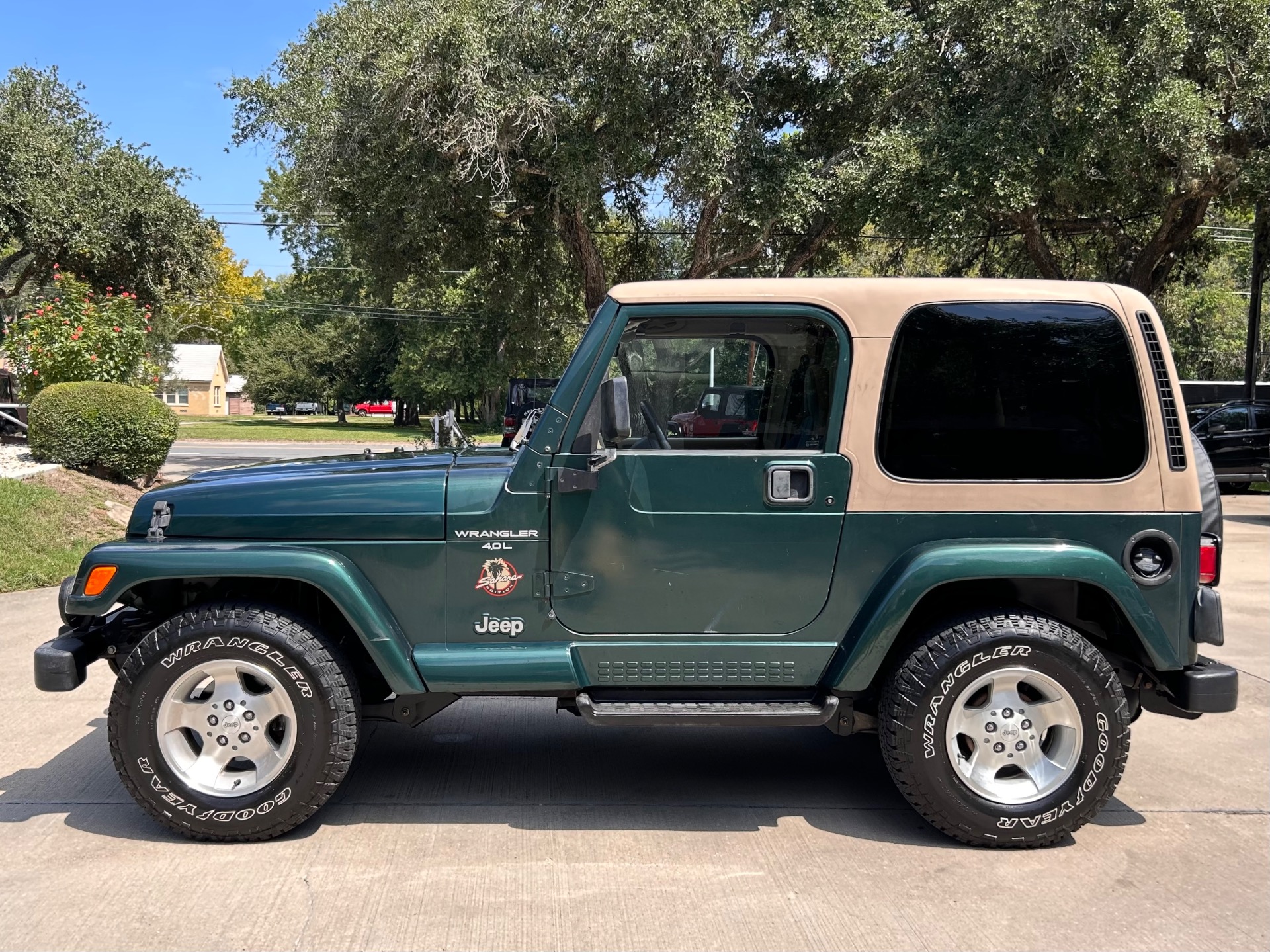 Used-1999-Jeep-Wrangler-Sahara