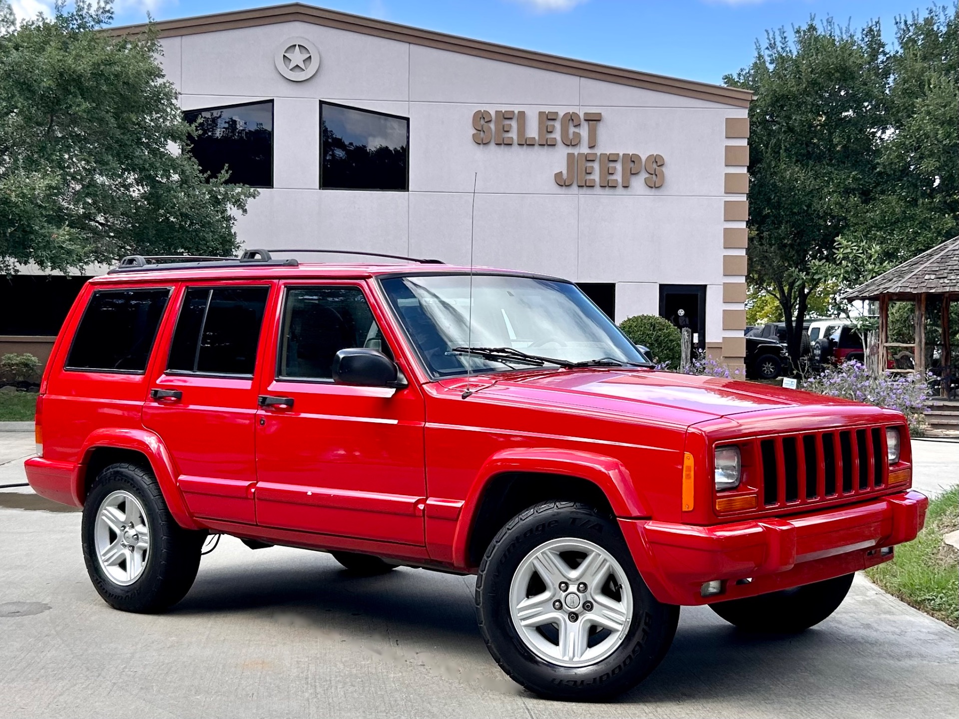 Used-2001-Jeep-Cherokee-Classic For Sale | Select Jeeps Inc. Used-2001-Jeep-Cherokee-Classic