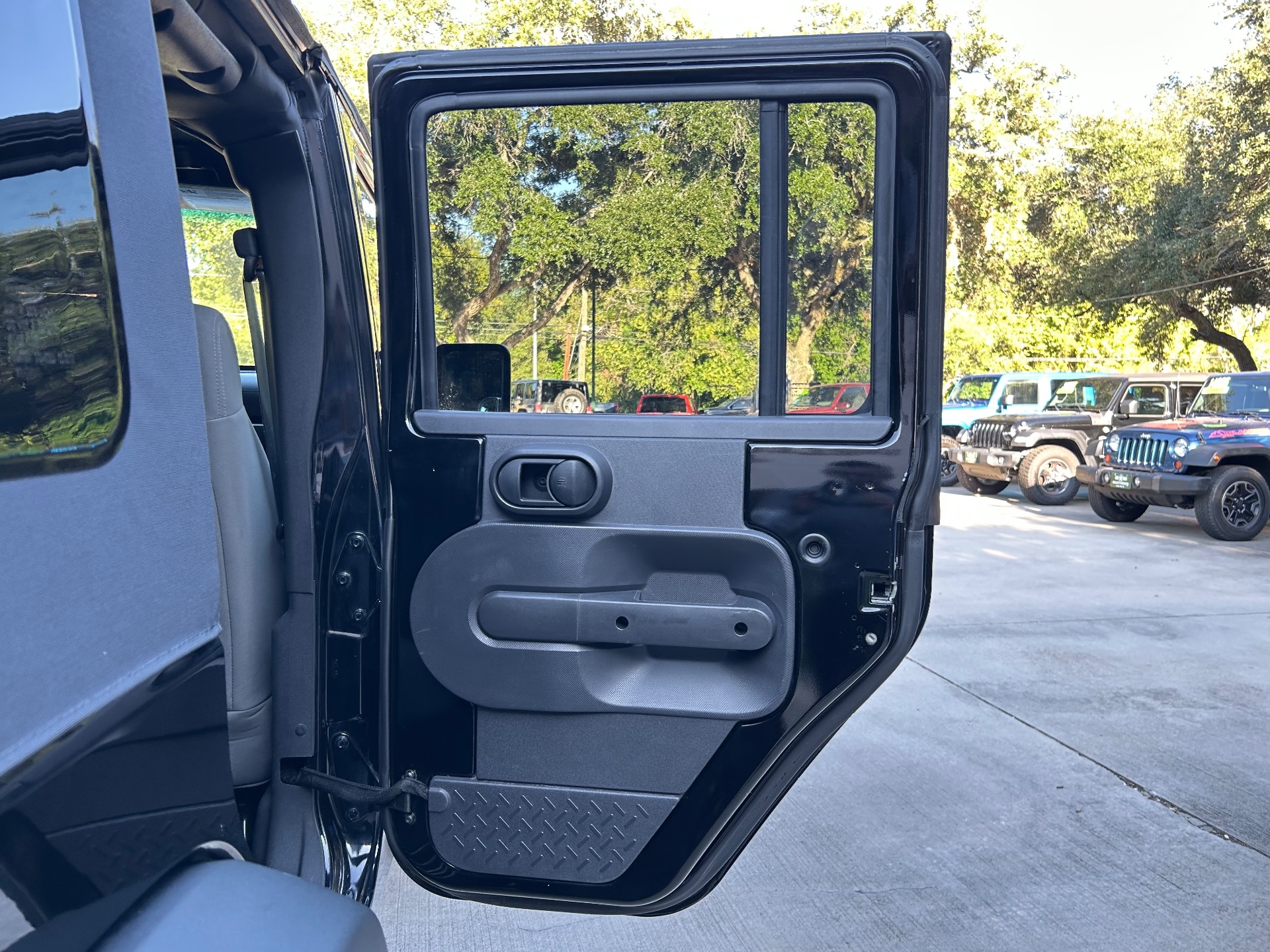 Used-2008-Jeep-Wrangler-Unlimited-X