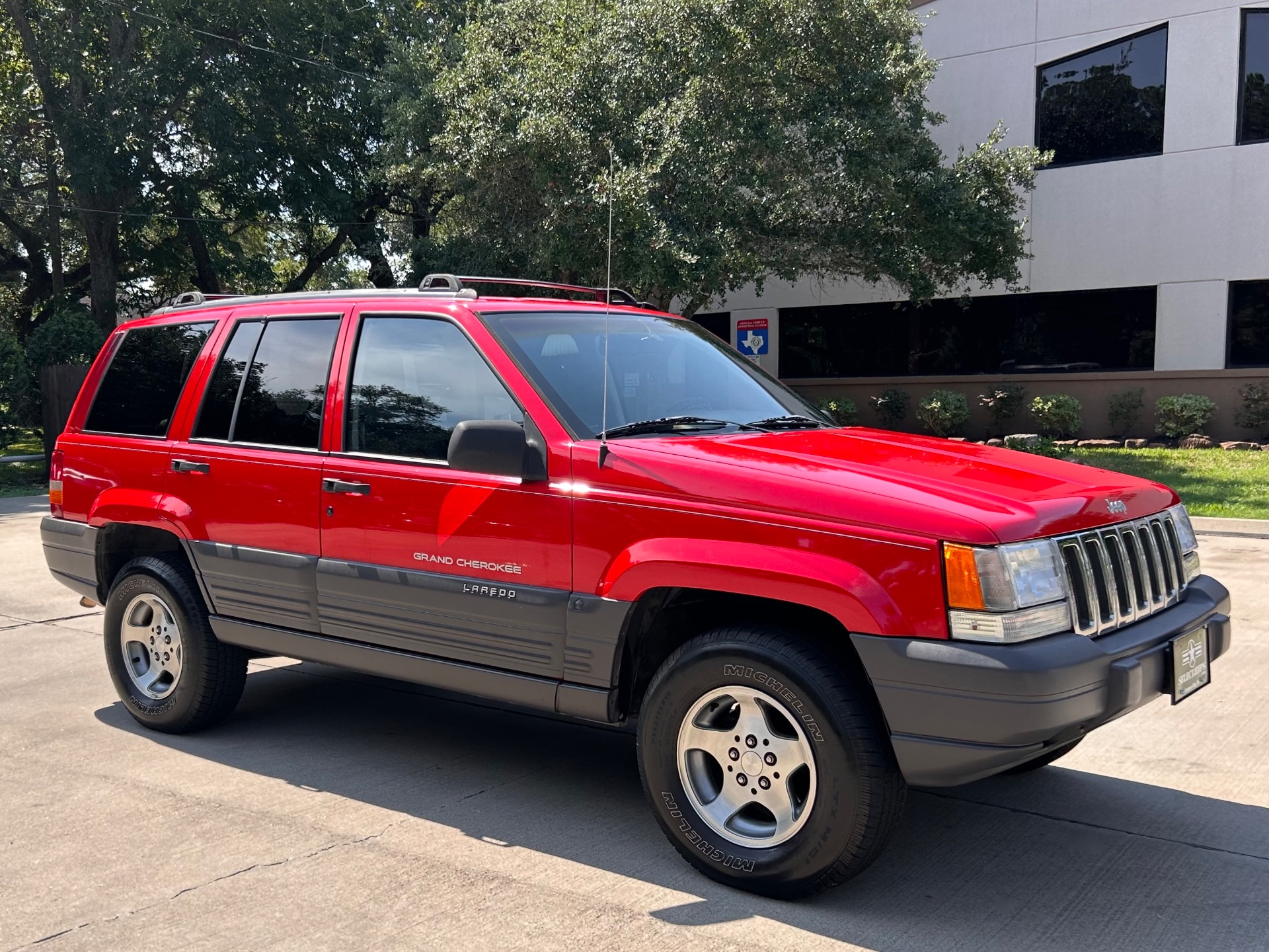 Used-1996-Jeep-Grand-Cherokee-Laredo