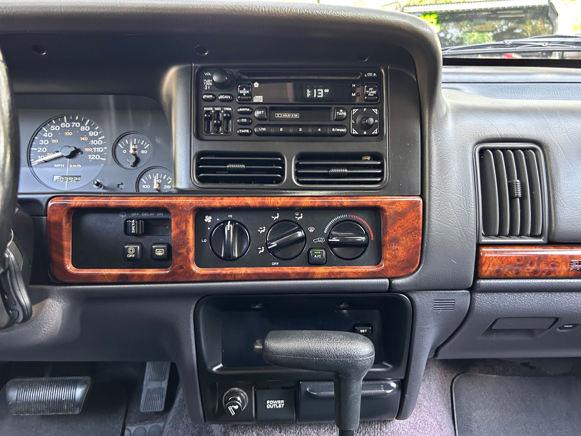 Used-1996-Jeep-Grand-Cherokee-Laredo