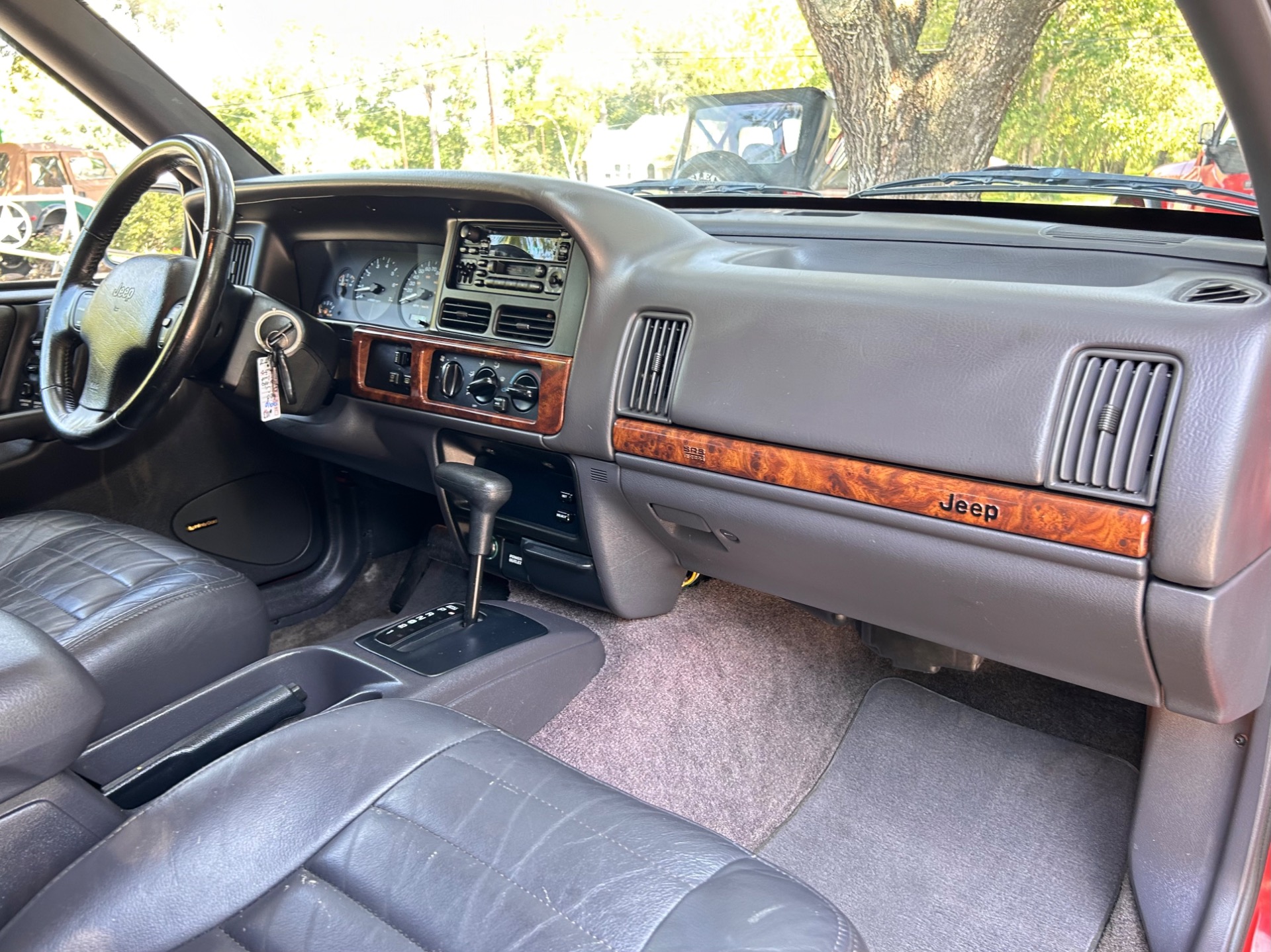 Used-1996-Jeep-Grand-Cherokee-Laredo