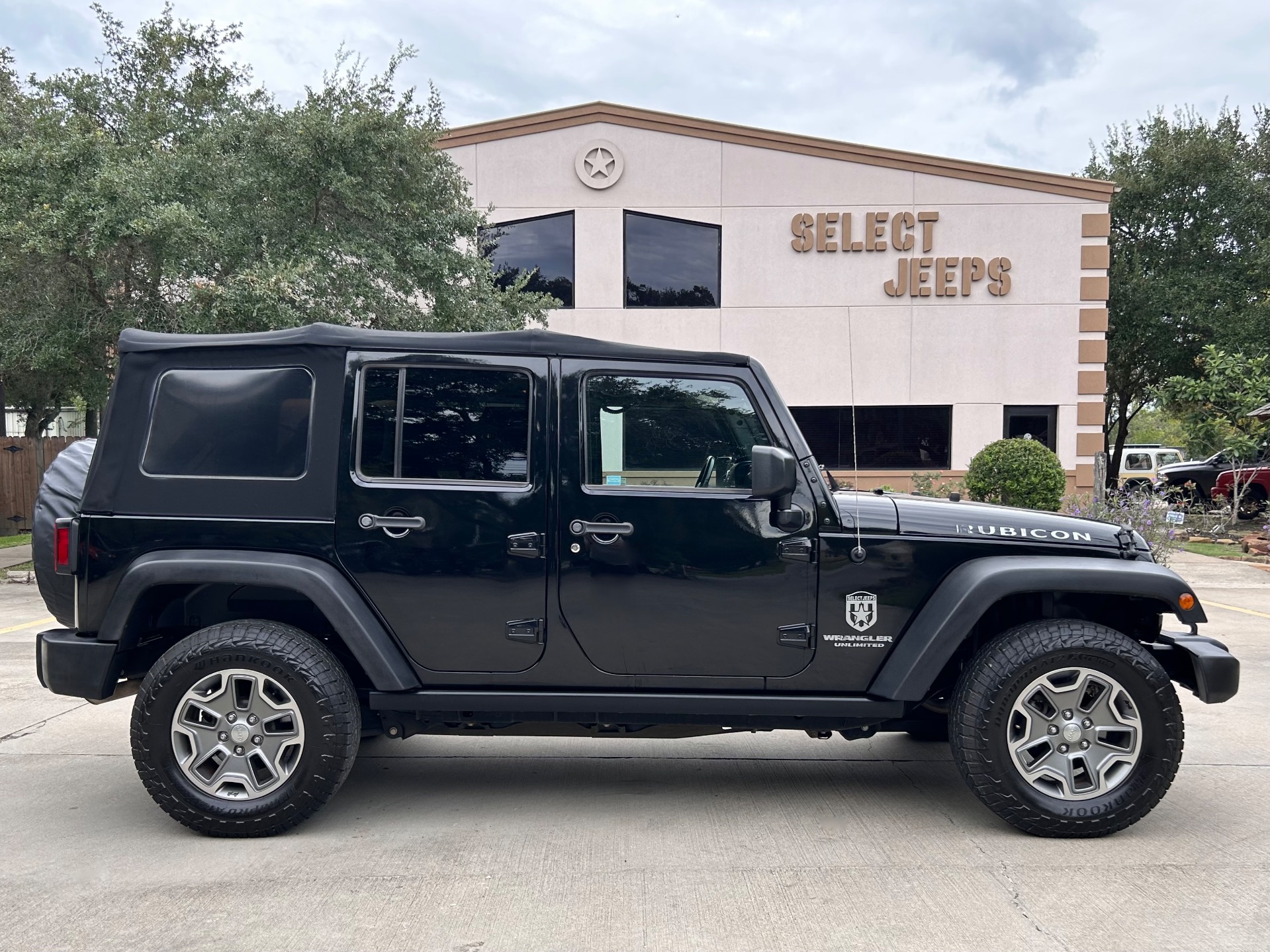 Used-2016-Jeep-Wrangler-Unlimited-Rubicon