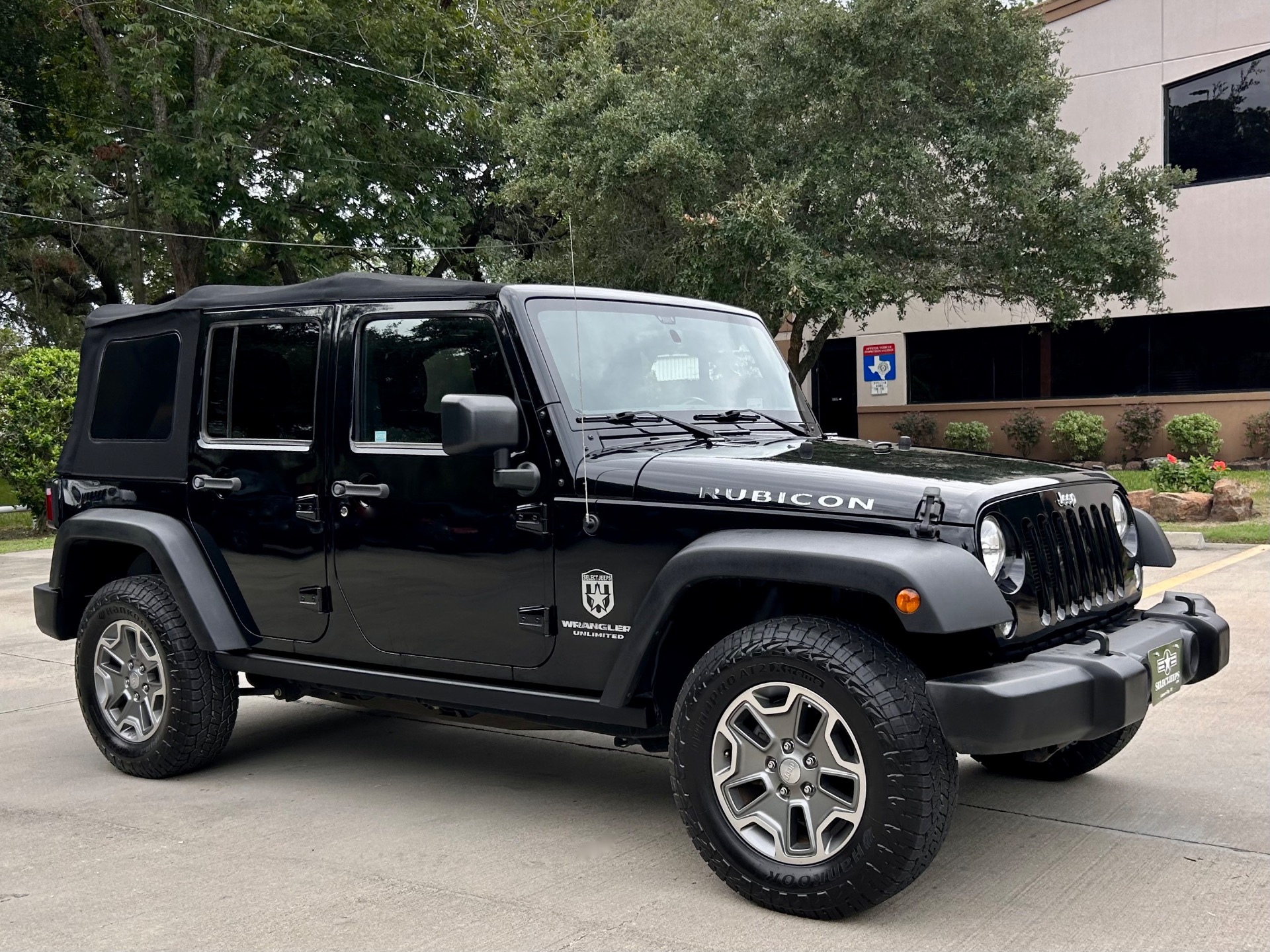 Used-2016-Jeep-Wrangler-Unlimited-Rubicon