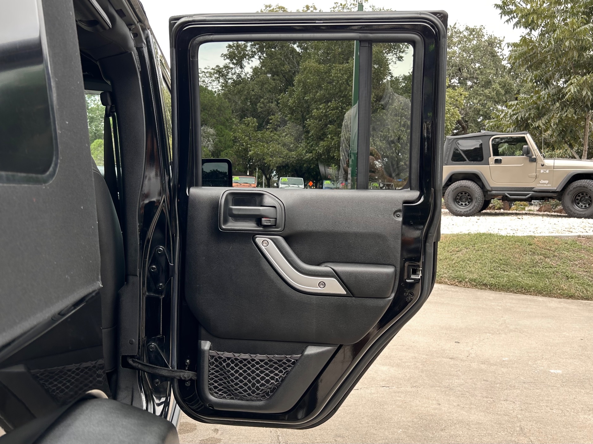 Used-2016-Jeep-Wrangler-Unlimited-Rubicon