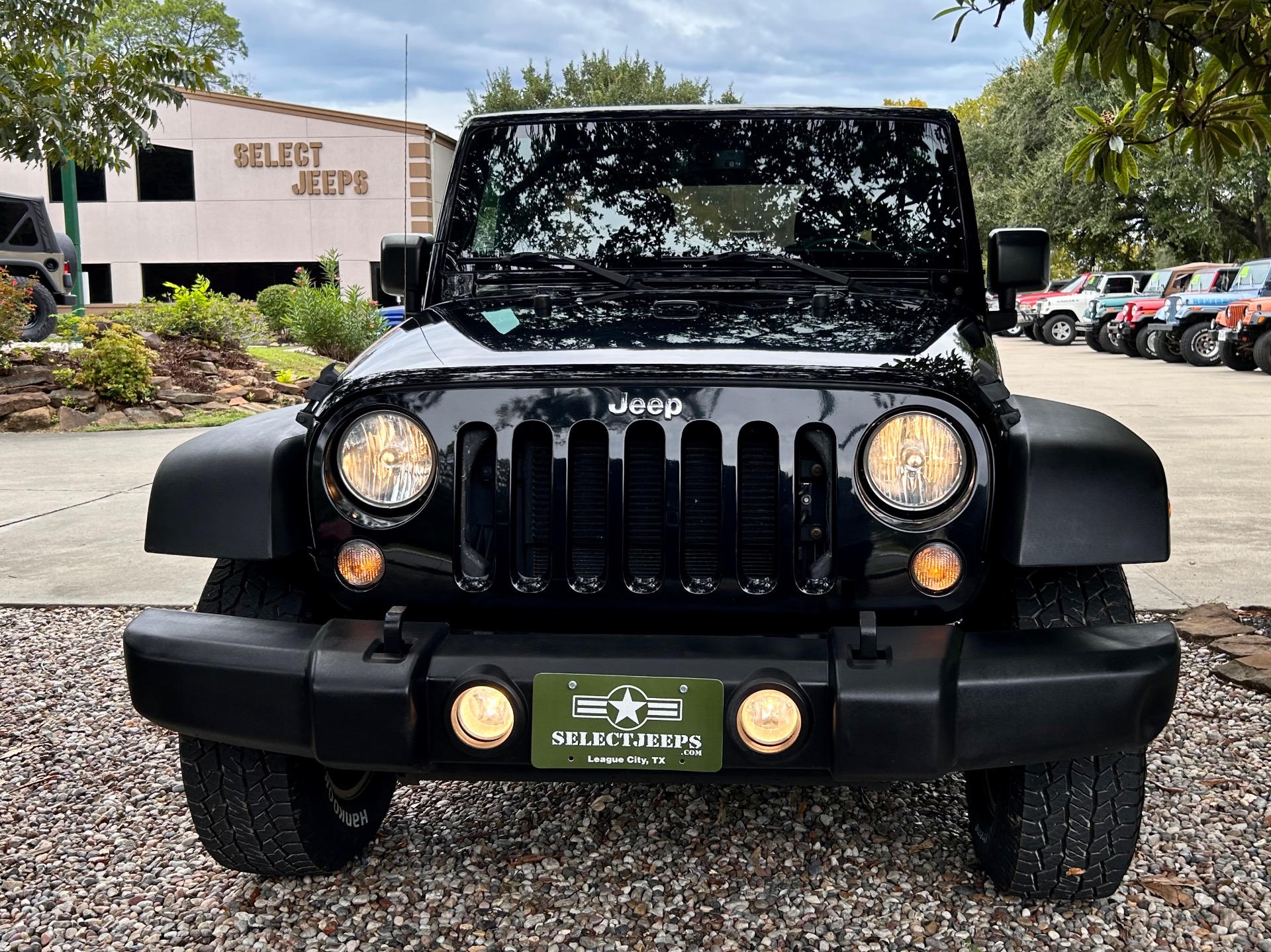 Used-2016-Jeep-Wrangler-Unlimited-Rubicon