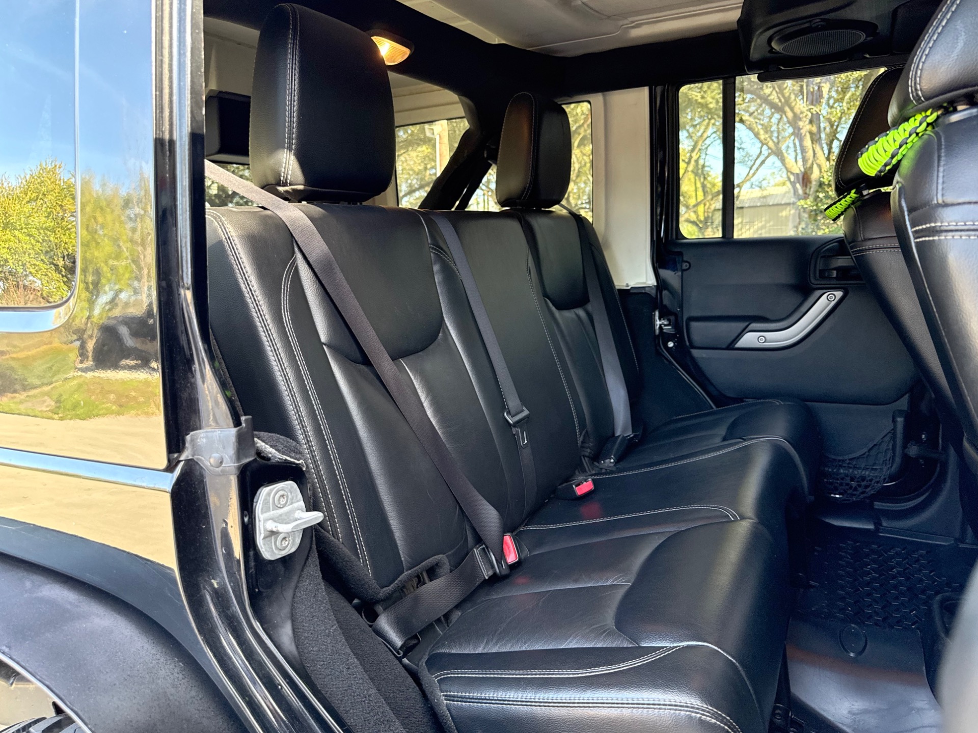 Used-2013-Jeep-Wrangler-Unlimited-Sahara