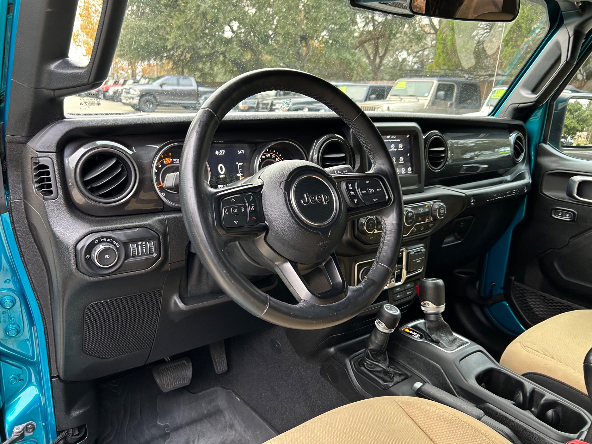Used-2020-Jeep-Wrangler-Unlimited-Black-and-Tan